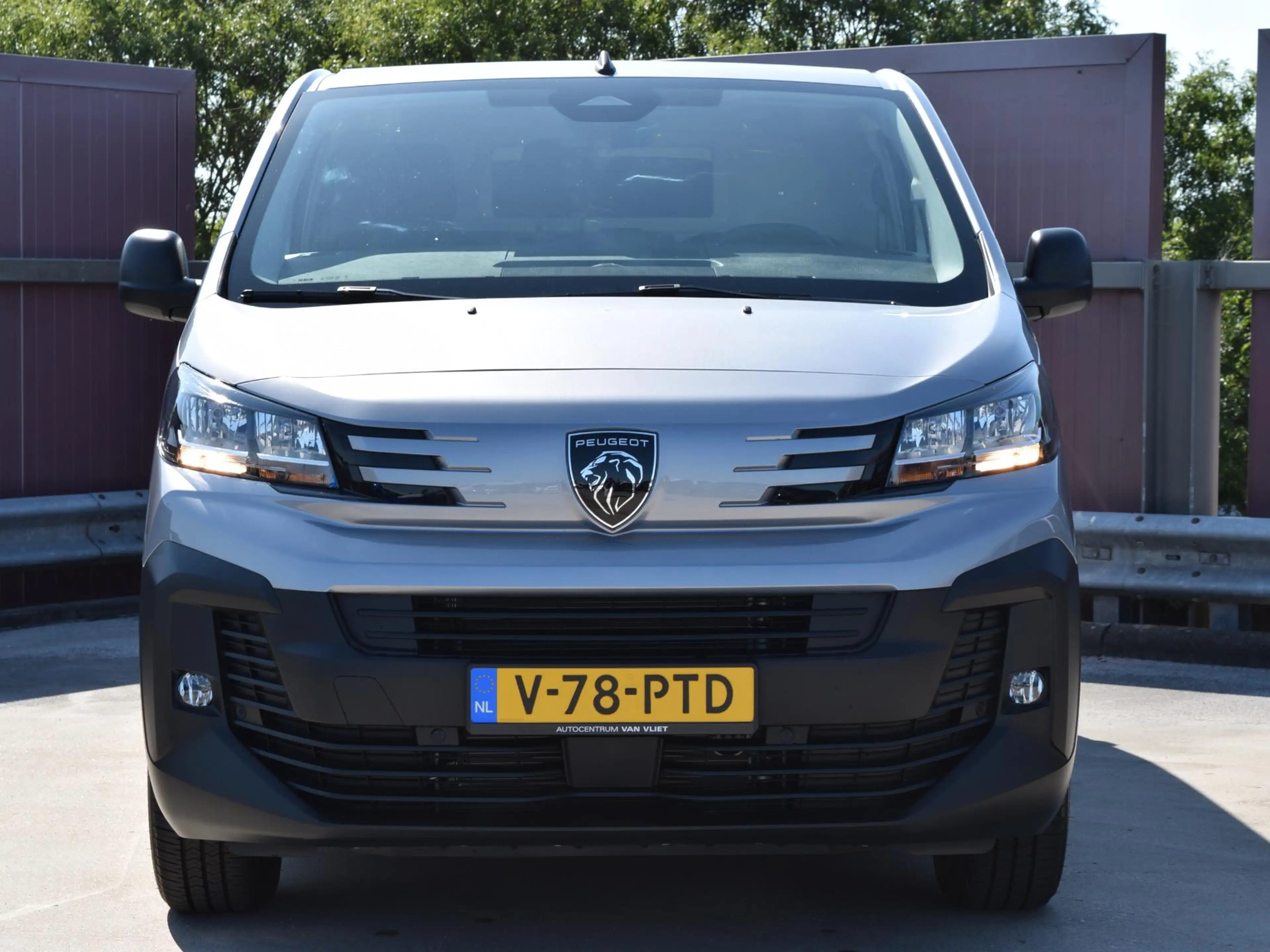 Peugeot e-Expert EV L2 75 kWh Laadruimte betimmering l Navigatie l — photo 4