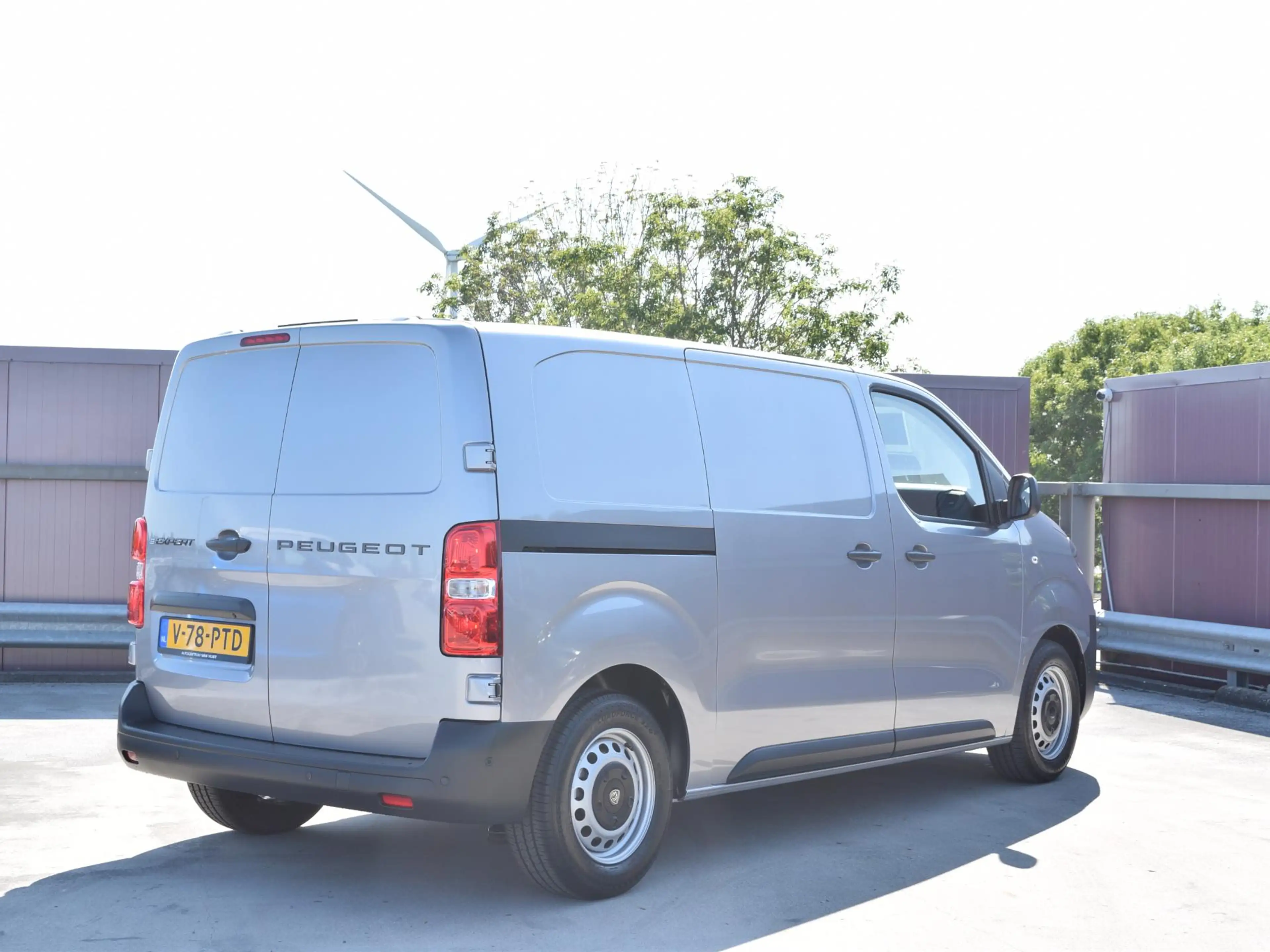 Peugeot e-Expert EV L2 75 kWh Laadruimte betimmering l Navigatie l — photo 3
