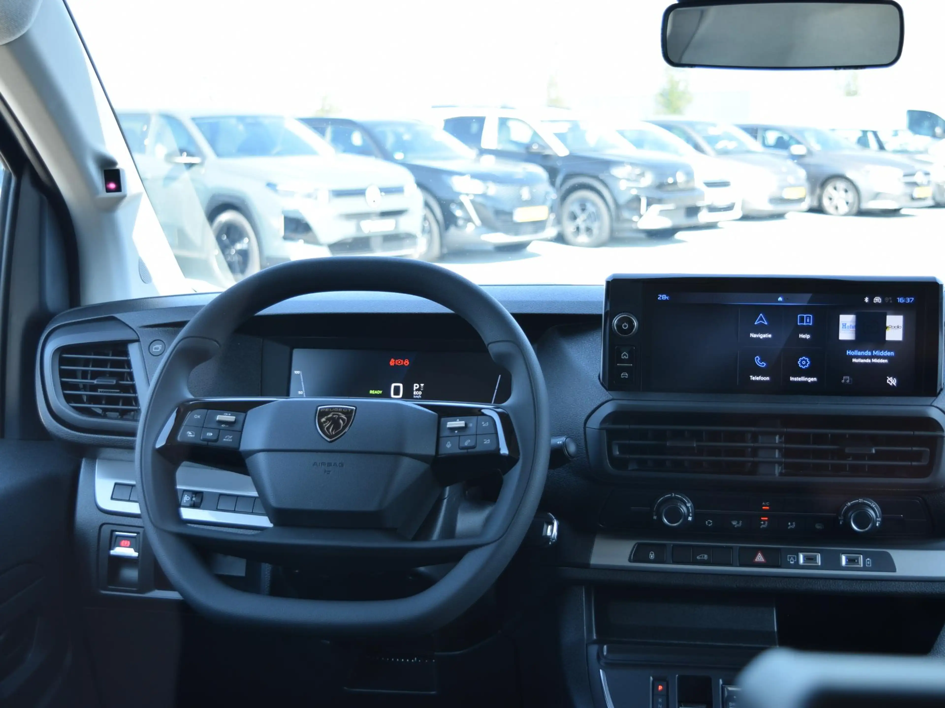 Peugeot e-Expert EV L2 75 kWh Laadruimte betimmering l Navigatie l — photo 9