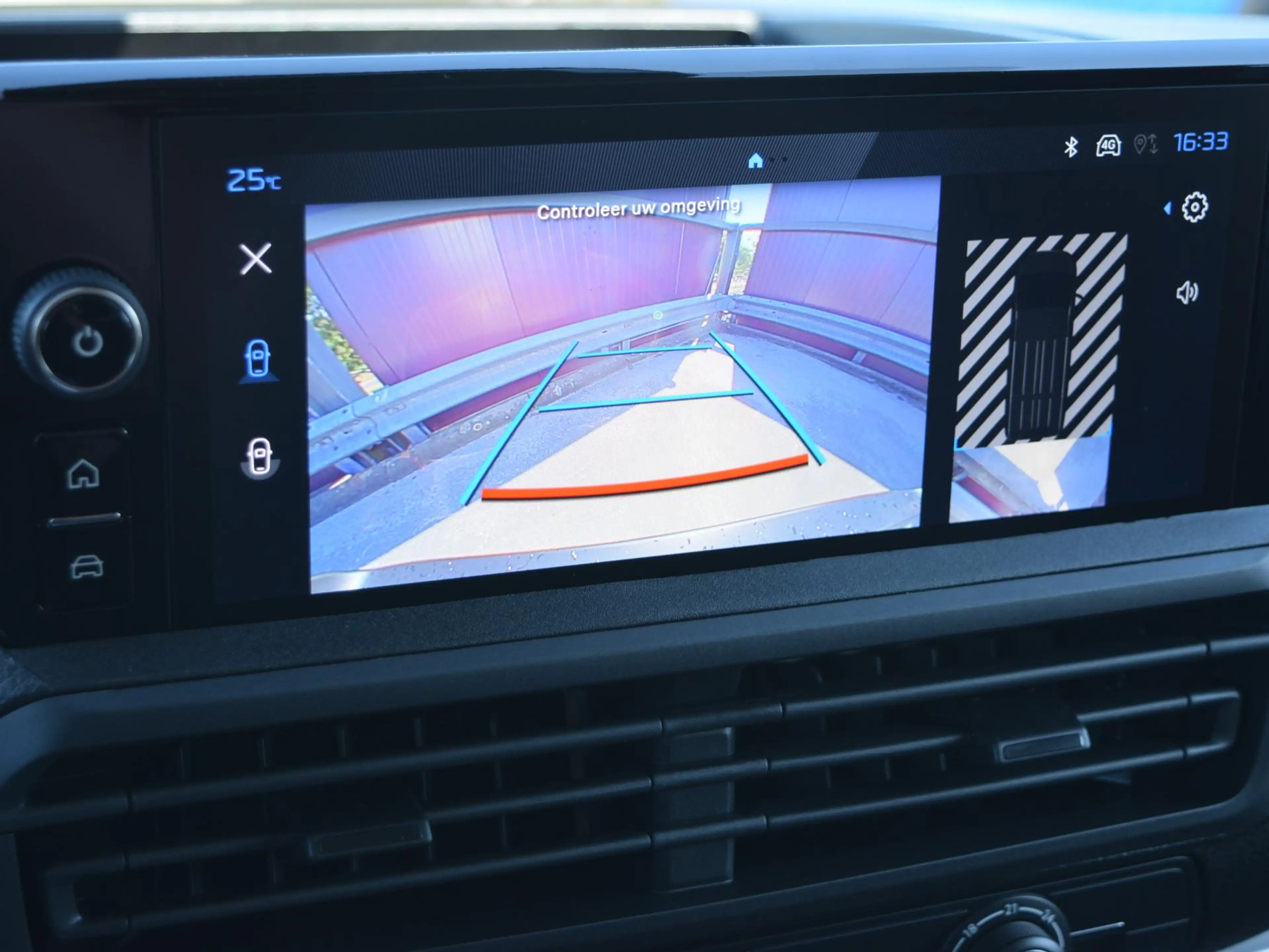 Peugeot e-Expert EV L2 75 kWh Laadruimte betimmering l Navigatie l — photo 12