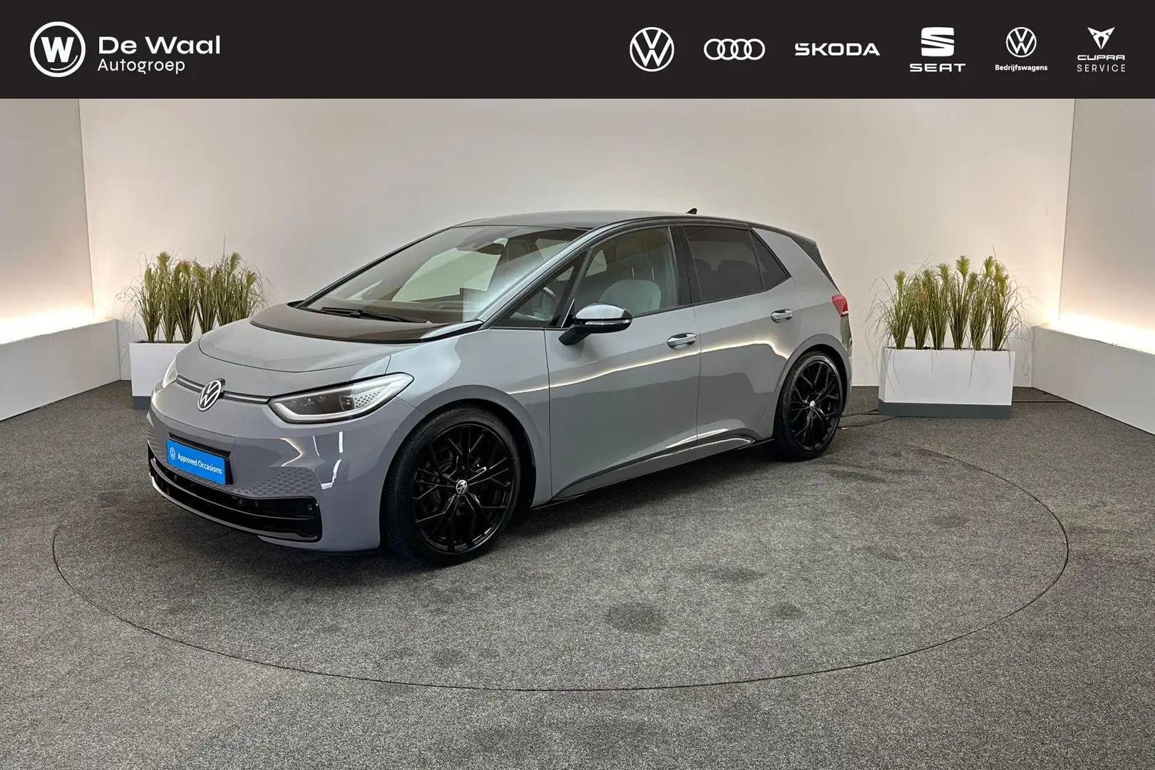 Volkswagen ID.3 First Max 204pk 58 kWh | Warmtepomp, Panoramadak, Grijs - 1