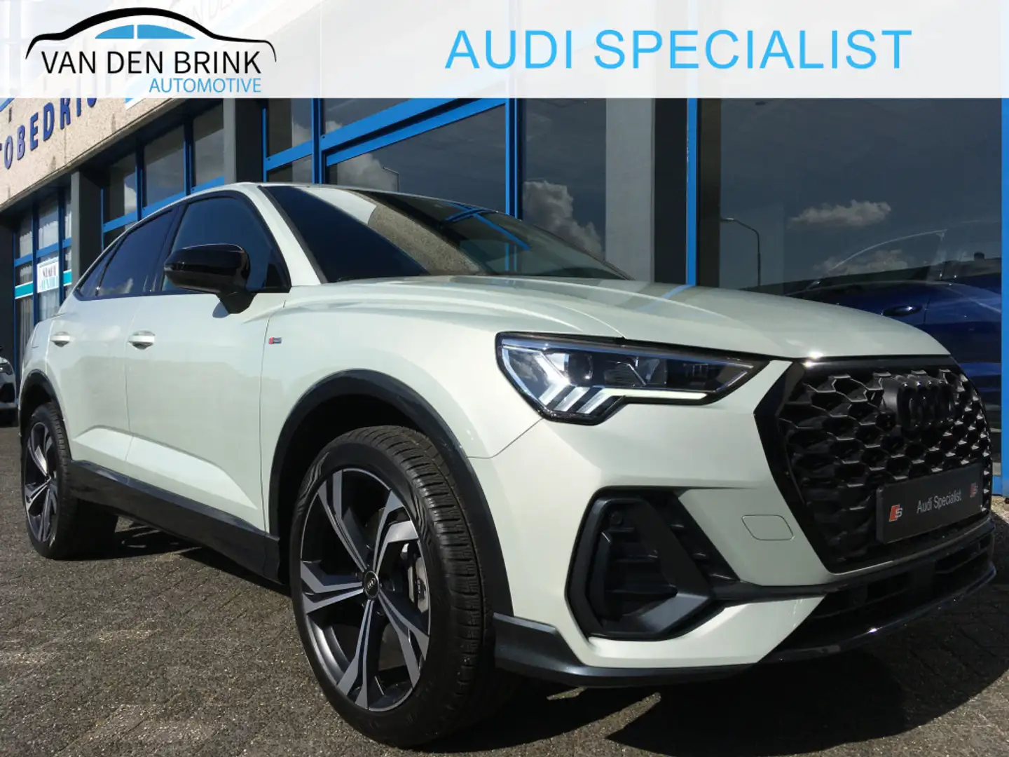 Audi Q3 Sportback 45 TFSIe 245 pk S-Line Black Ed. Pano Zilver - 1