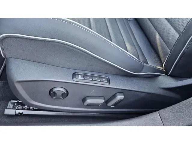 Volkswagen Golf view 16