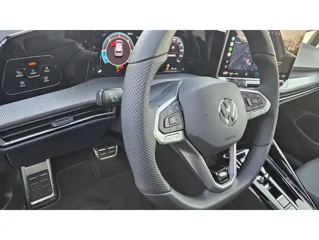 Volkswagen Golf view 6