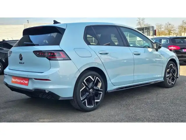 Volkswagen Golf view 3
