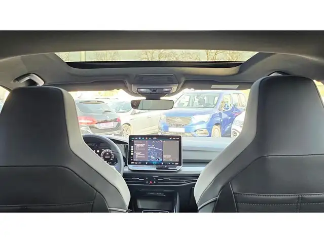 Volkswagen Golf view 18