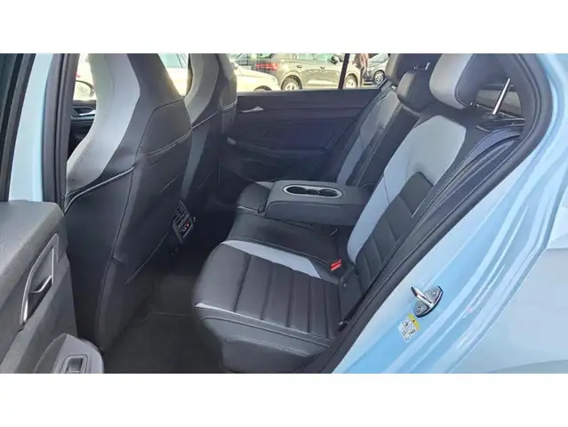 Volkswagen Golf view 25