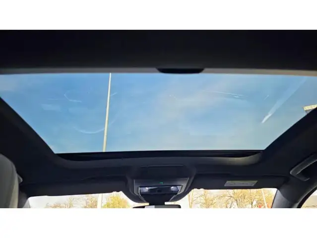 Volkswagen Golf view 19