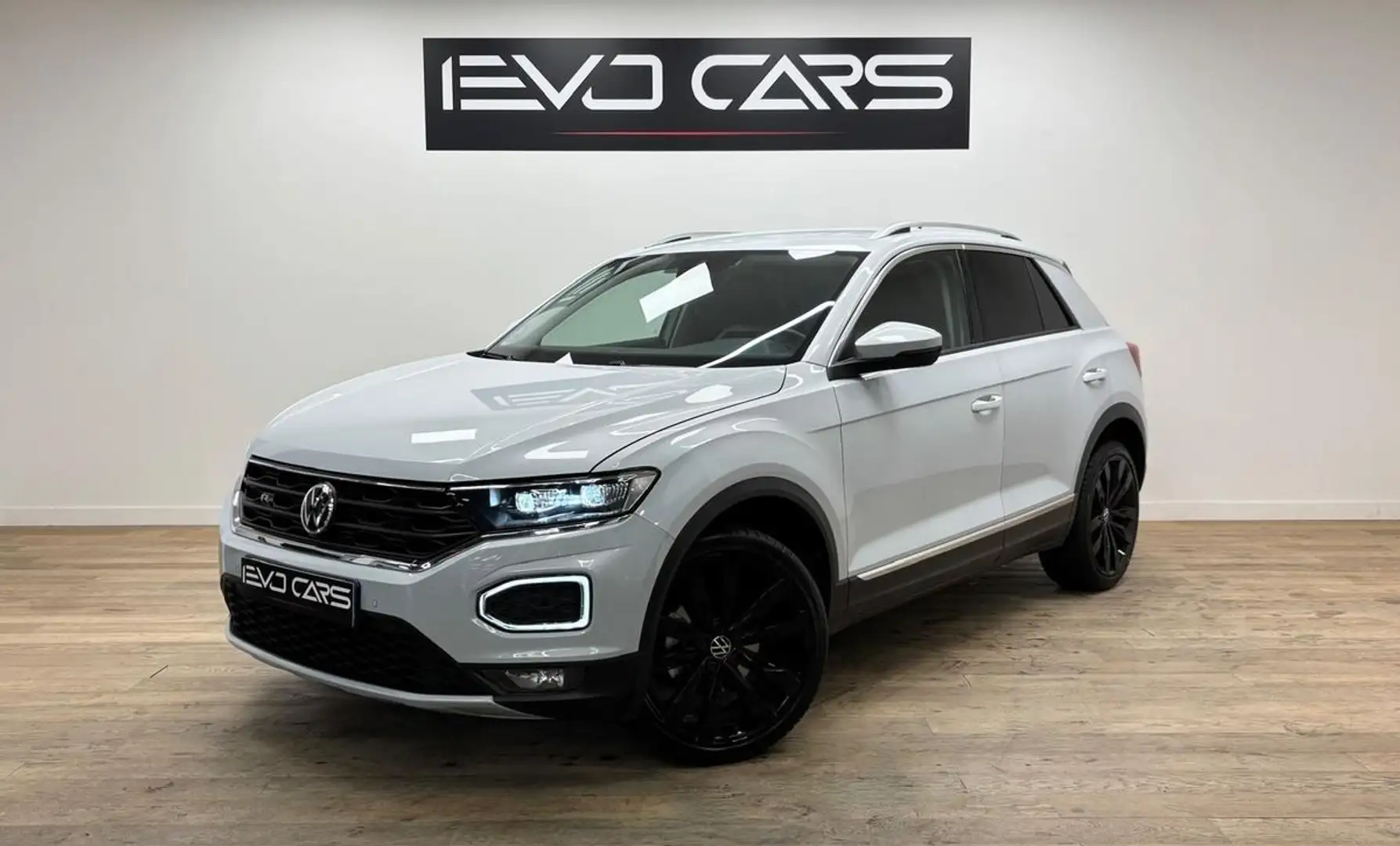 Volkswagen T-Roc 1.5 TSI 150 ch / CarPlay / Caméra / Keyless / ACC Gris - 1