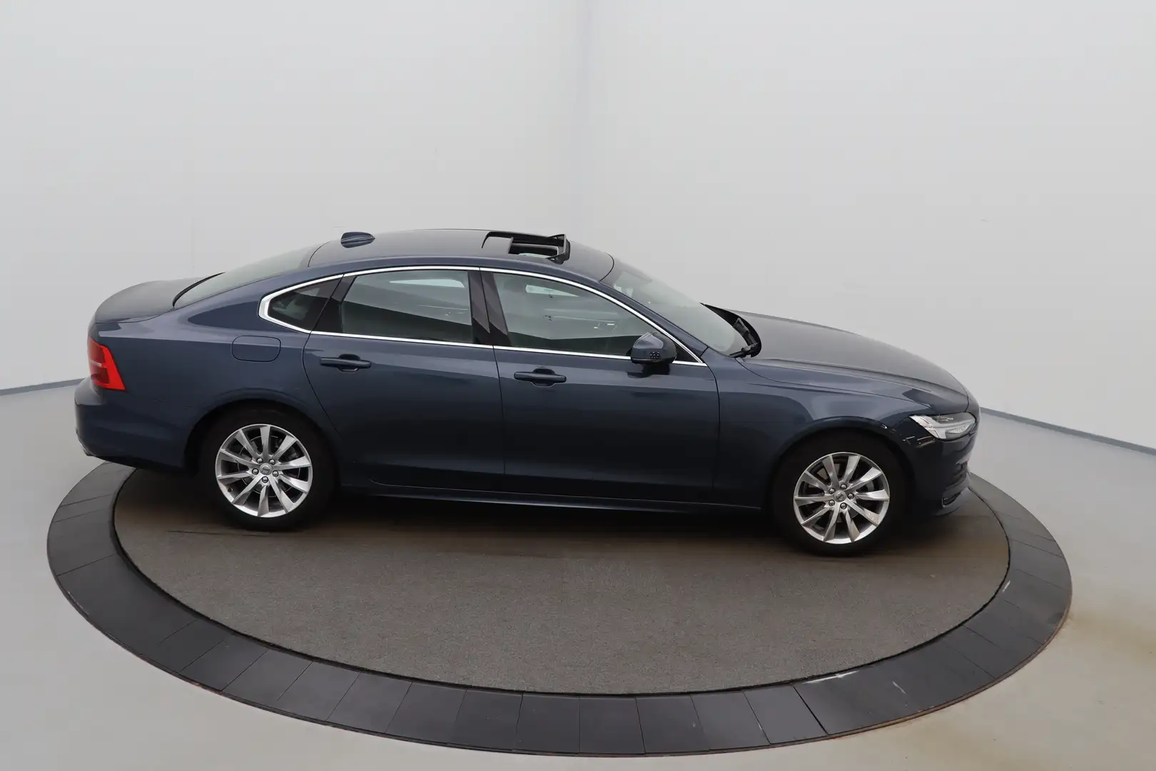 Volvo S90 2.0 D4 Momentum Pro Geartr. LEDER/CUIR LED GPS PDC Albastru - 2