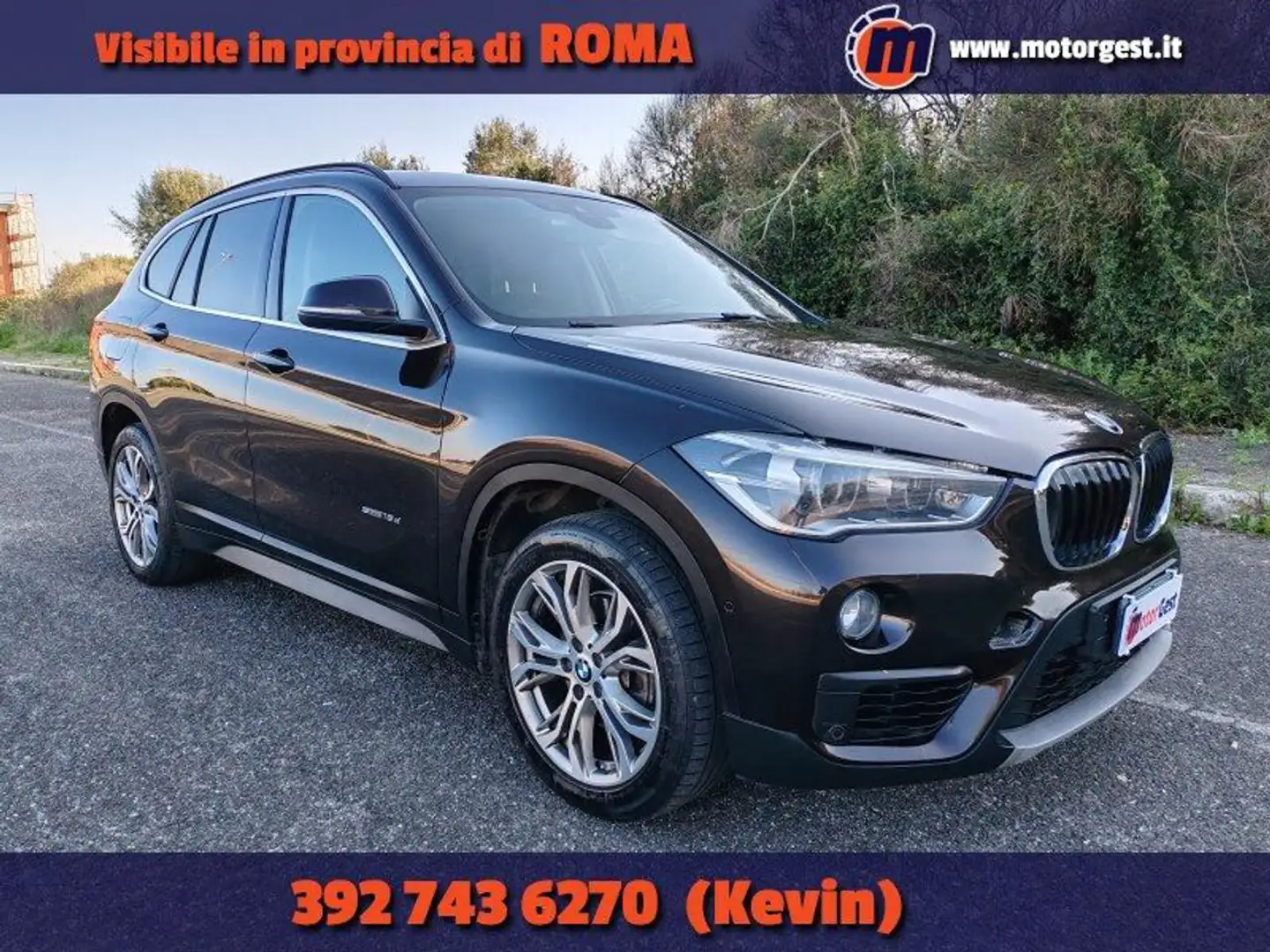 BMW X1 sDrive18d Advantage Zwart - 1