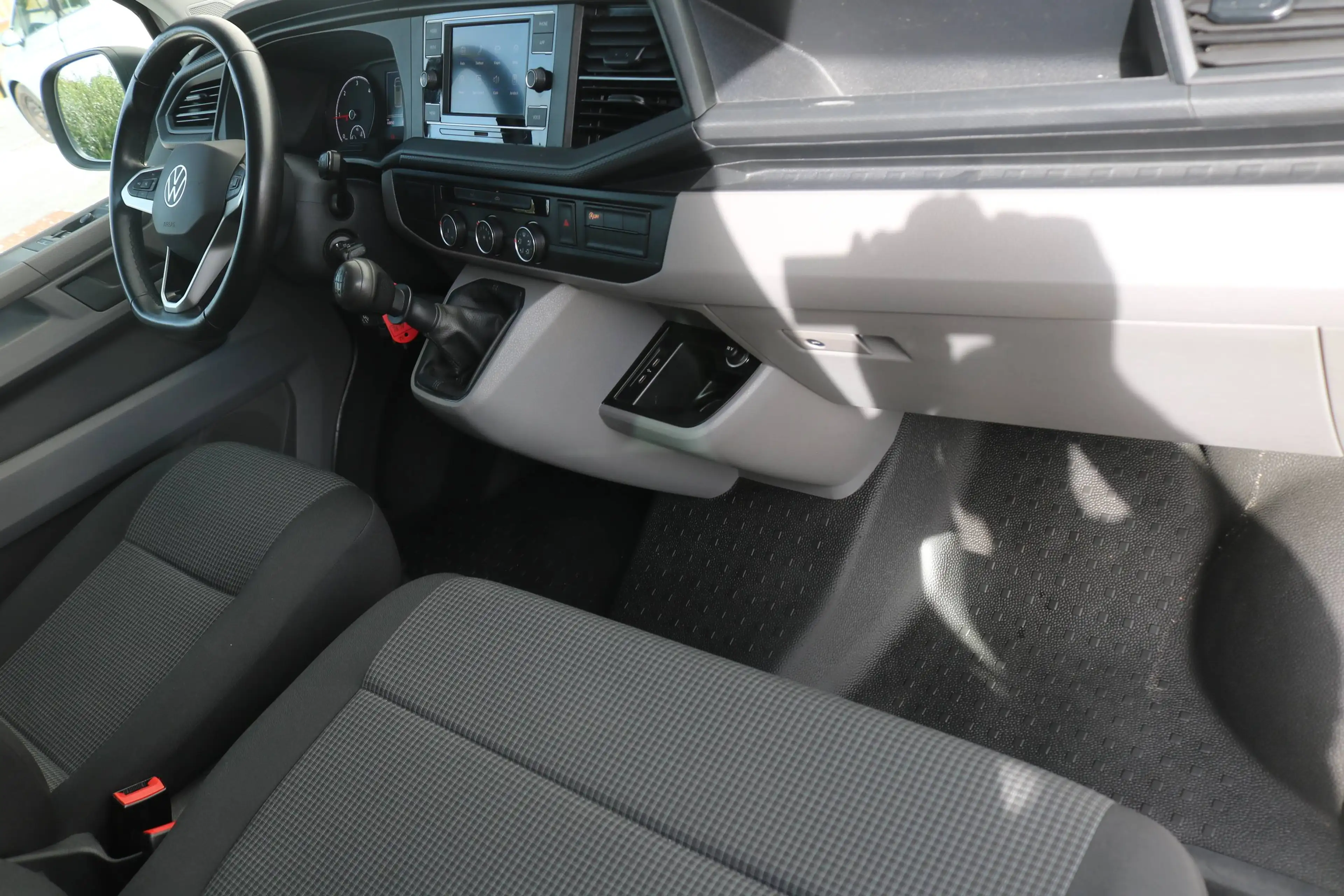 Volkswagen T6.1 Transporter 2.0 TDi SCR 4Motion Lichte Vracht Dubbele Cabine  |  6 Zitplaatsen — photo 15