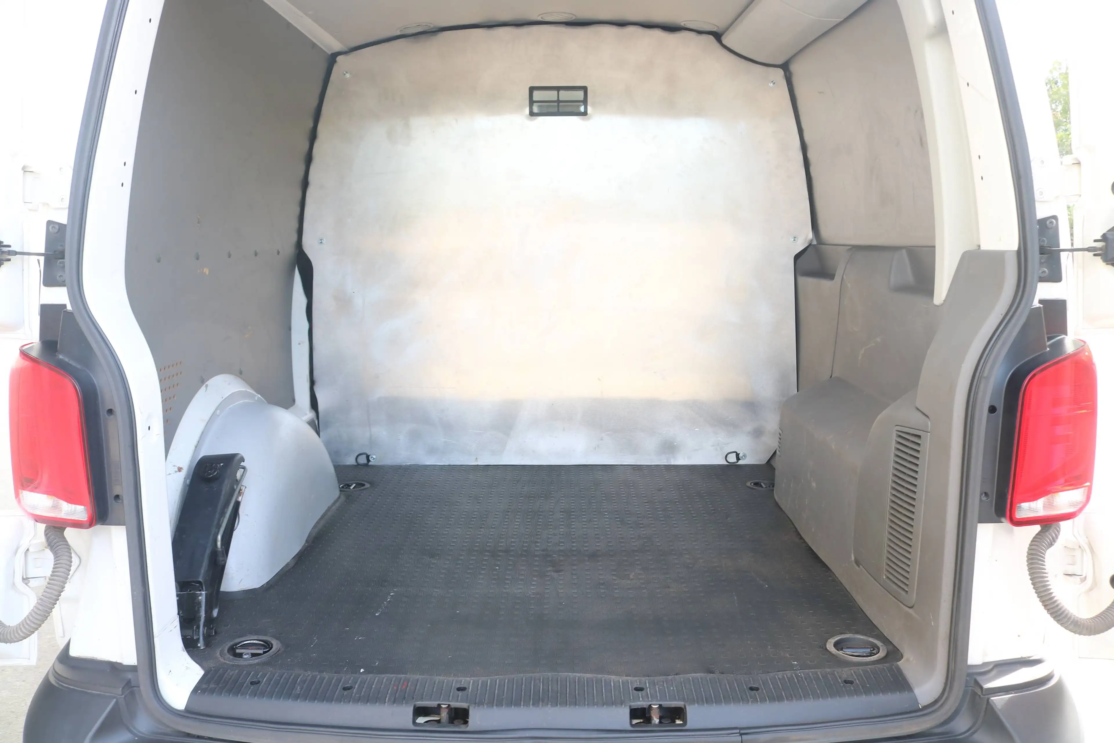 Volkswagen T6.1 Transporter 2.0 TDi SCR 4Motion Lichte Vracht Dubbele Cabine  |  6 Zitplaatsen — photo 8