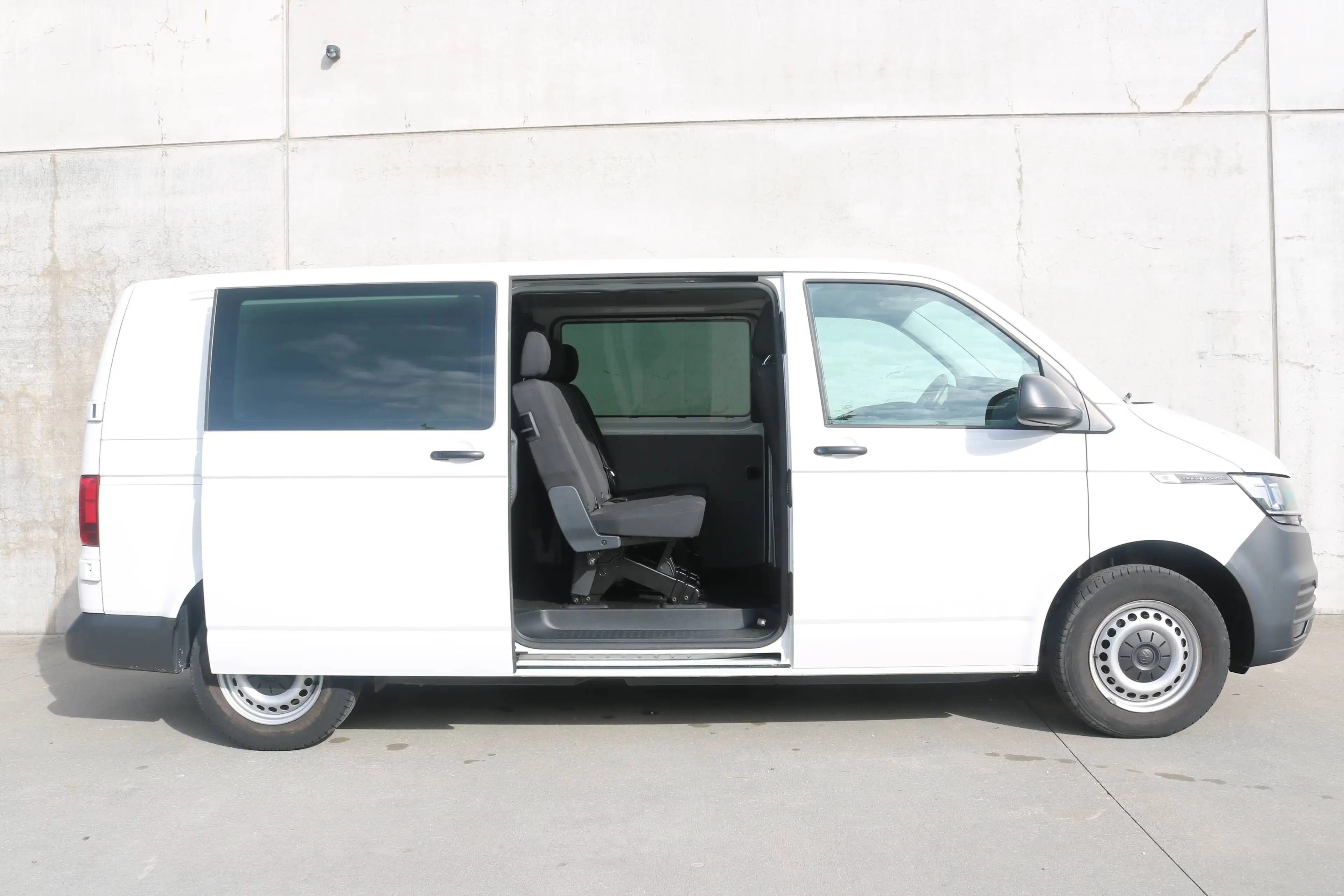 Volkswagen T6.1 Transporter 2.0 TDi SCR 4Motion Lichte Vracht Dubbele Cabine  |  6 Zitplaatsen — photo 10