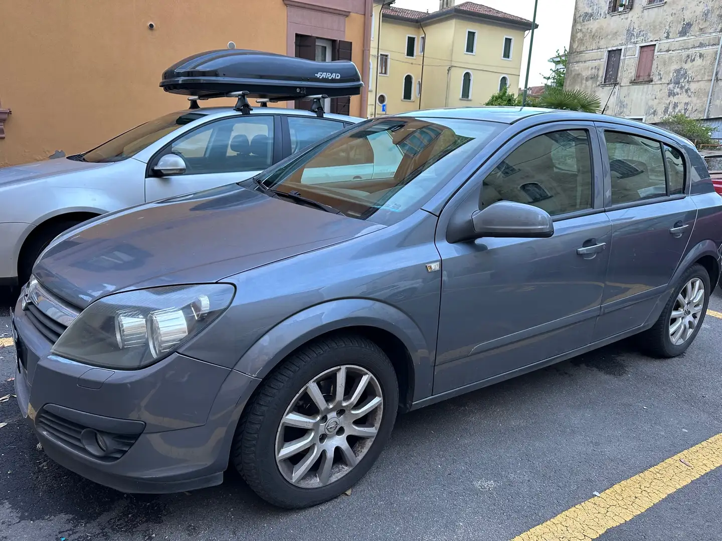 Opel Astra 5p 1.4 twinport Cosmo Grigio - 2