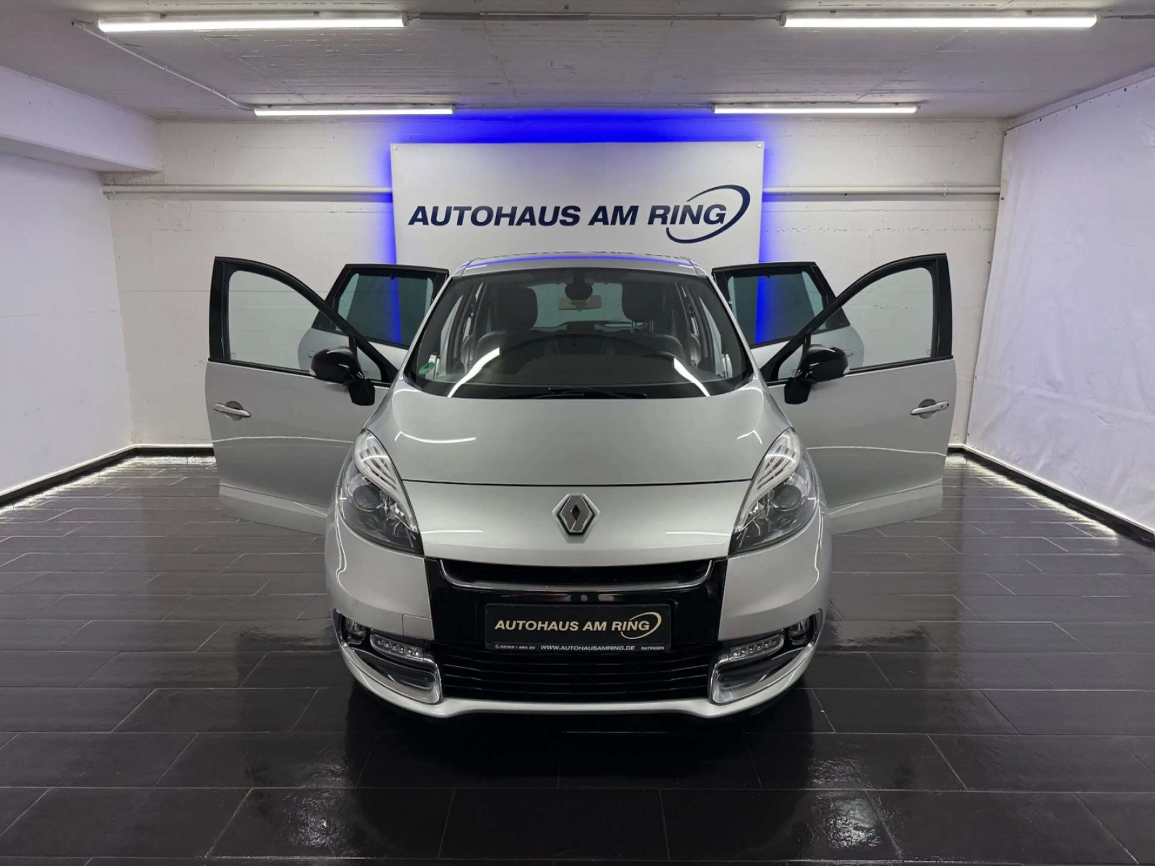 Renault Scenic III BOSE Edit. 1H LEDER NAVI KEY PDC SZHG — photo 6