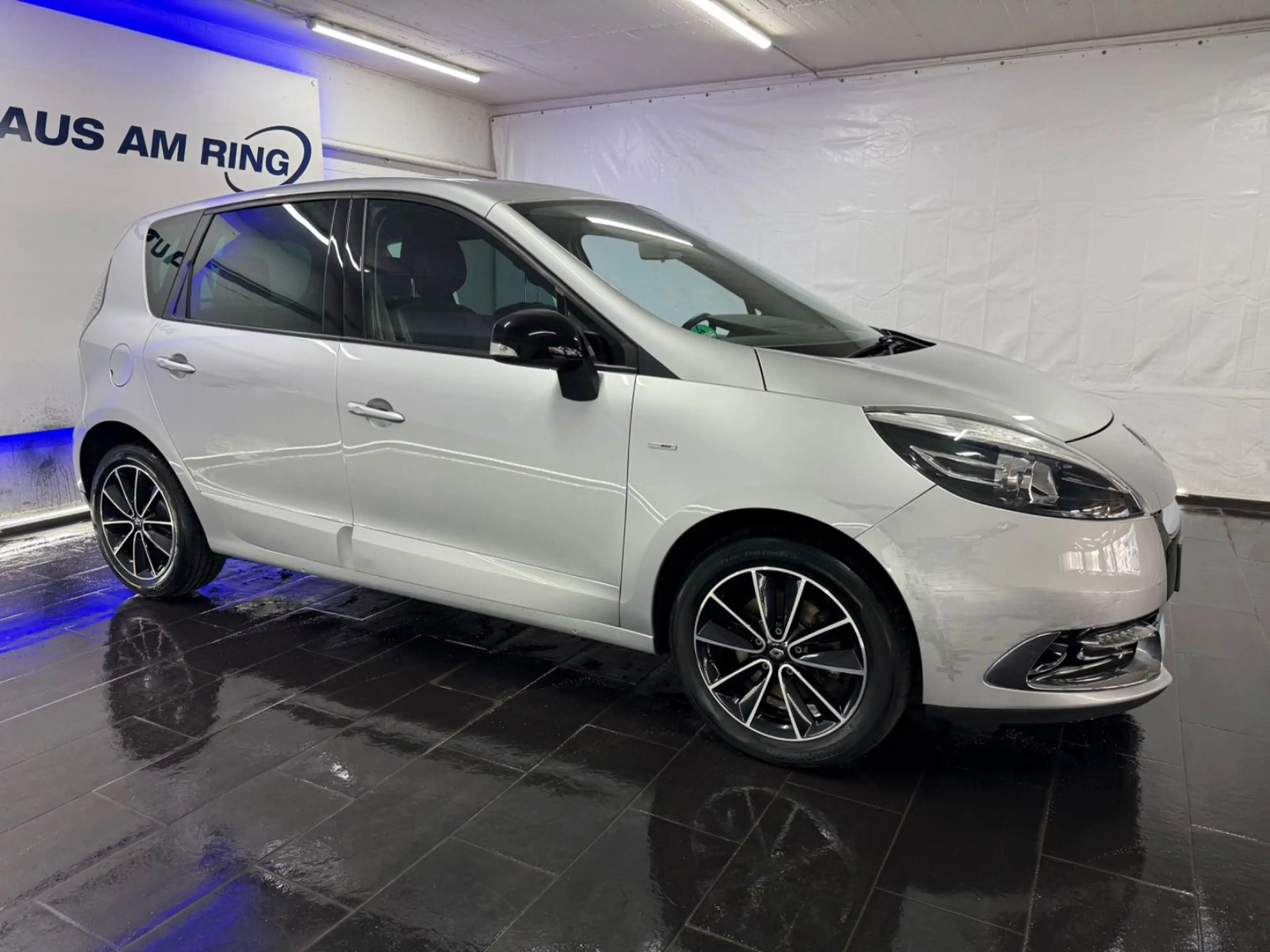 Renault Scenic III BOSE Edit. 1H LEDER NAVI KEY PDC SZHG — photo 5