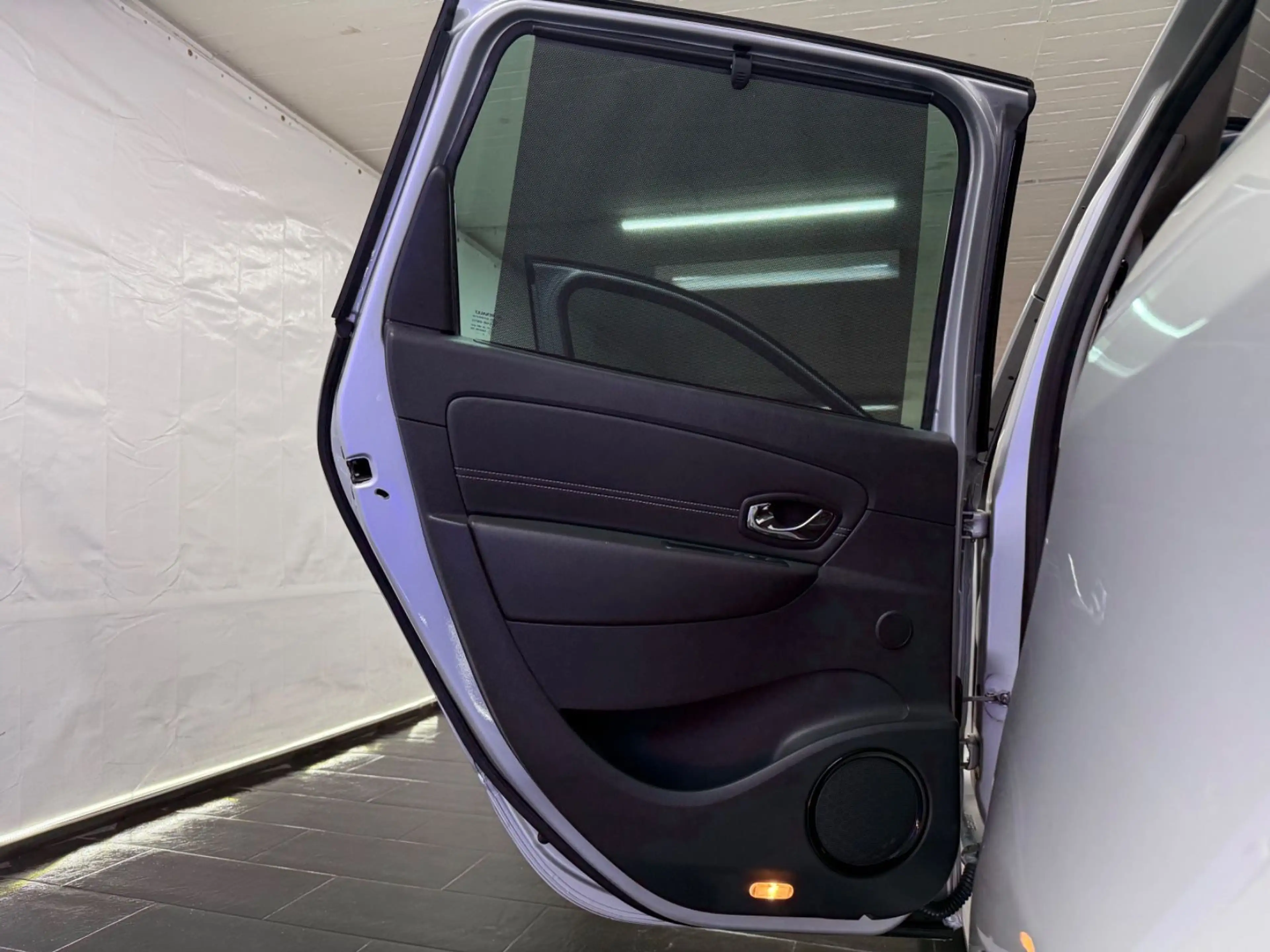 Renault Scenic III BOSE Edit. 1H LEDER NAVI KEY PDC SZHG — photo 12