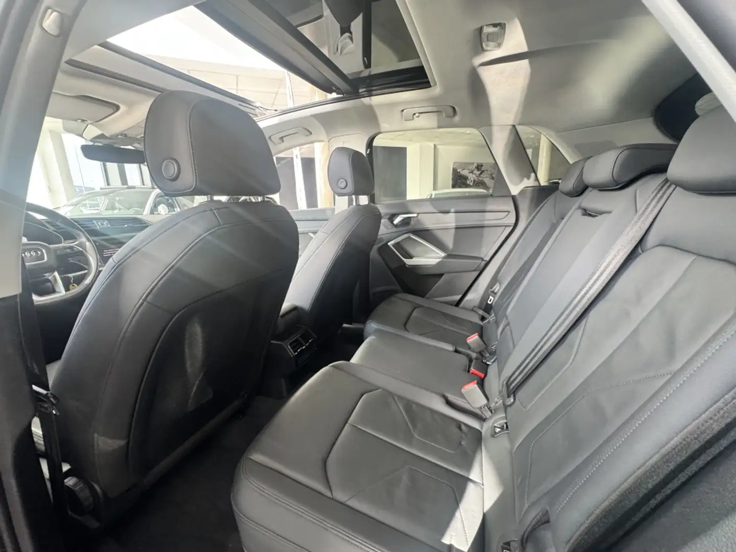 Audi Q3 35 TDI S tronic 110kW Negro - 2