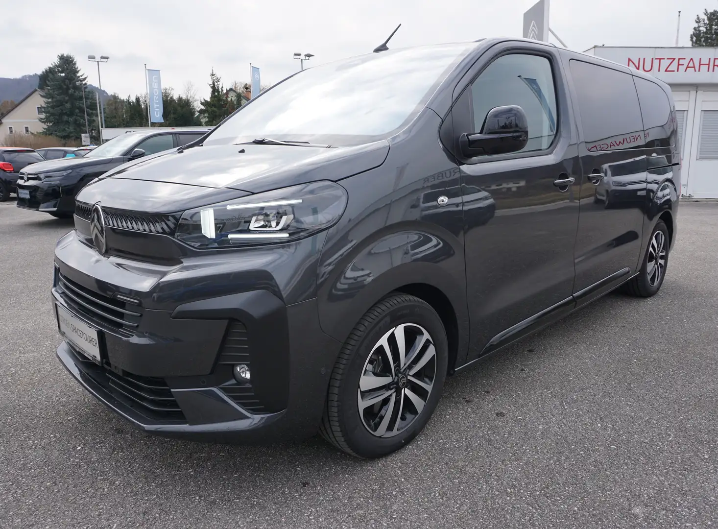 Citroen Spacetourer HDi 180 M Bussiness Lounge Grau - 1