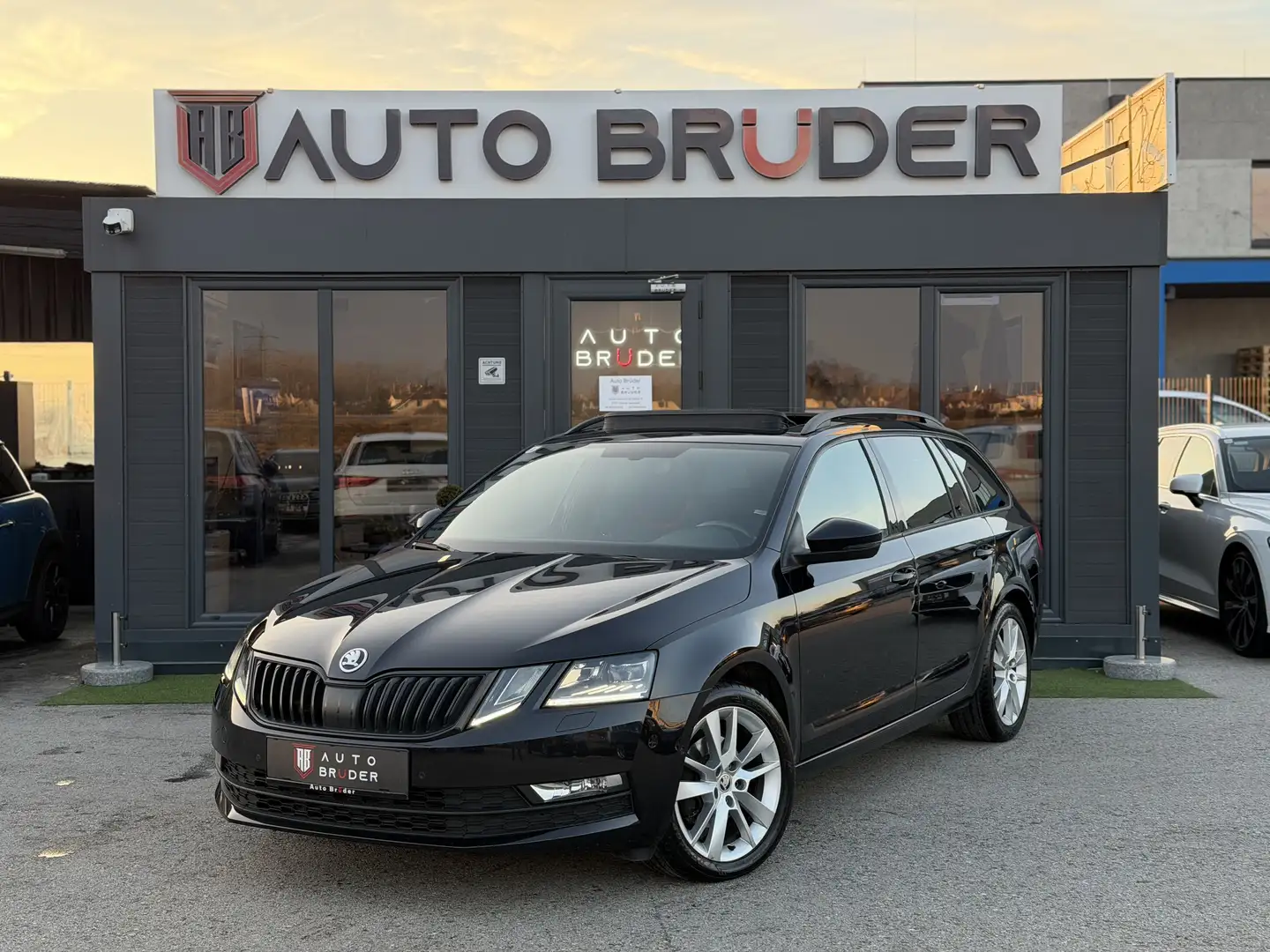 Skoda Octavia Combi 2,0 TDI Style Limited DSG |Pano|AHK Schwarz - 1