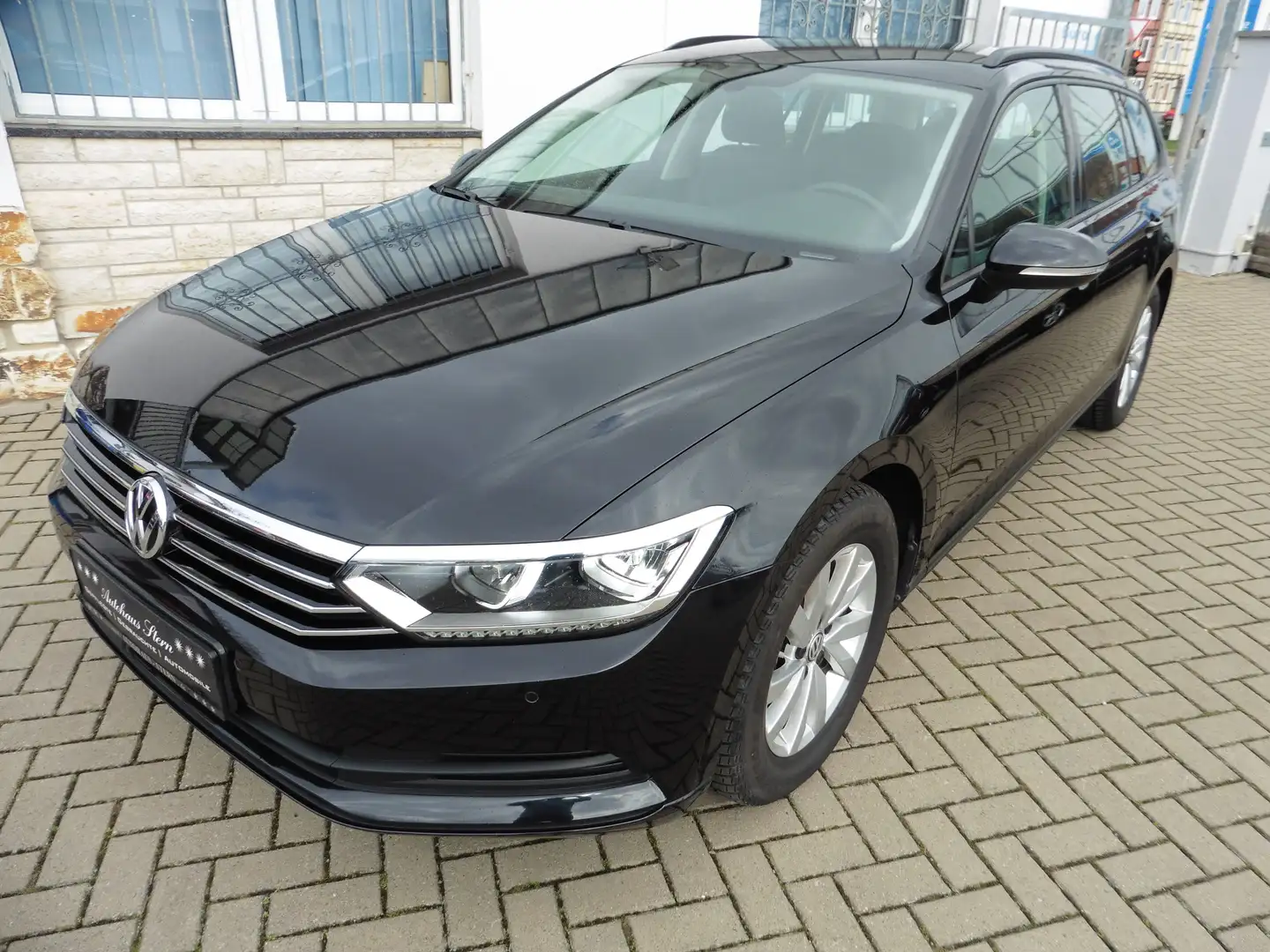 Volkswagen Passat Variant 1,4 DSG Trendline*LED*SHZ*PDC*3-Zonen-Klima... Schwarz - 1