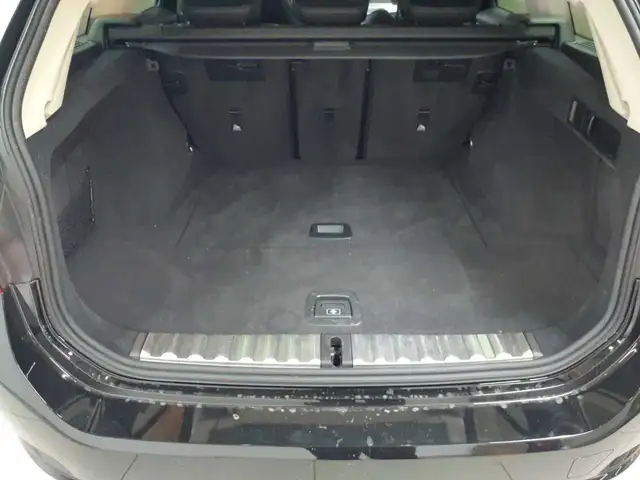 BMW 3 Series view 15