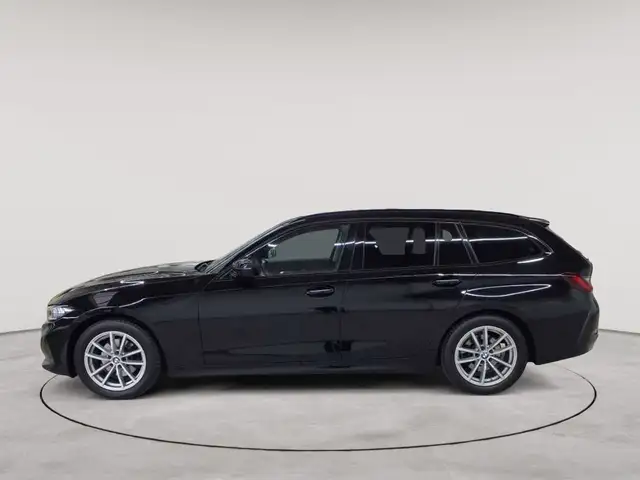 BMW 3 Series view 6