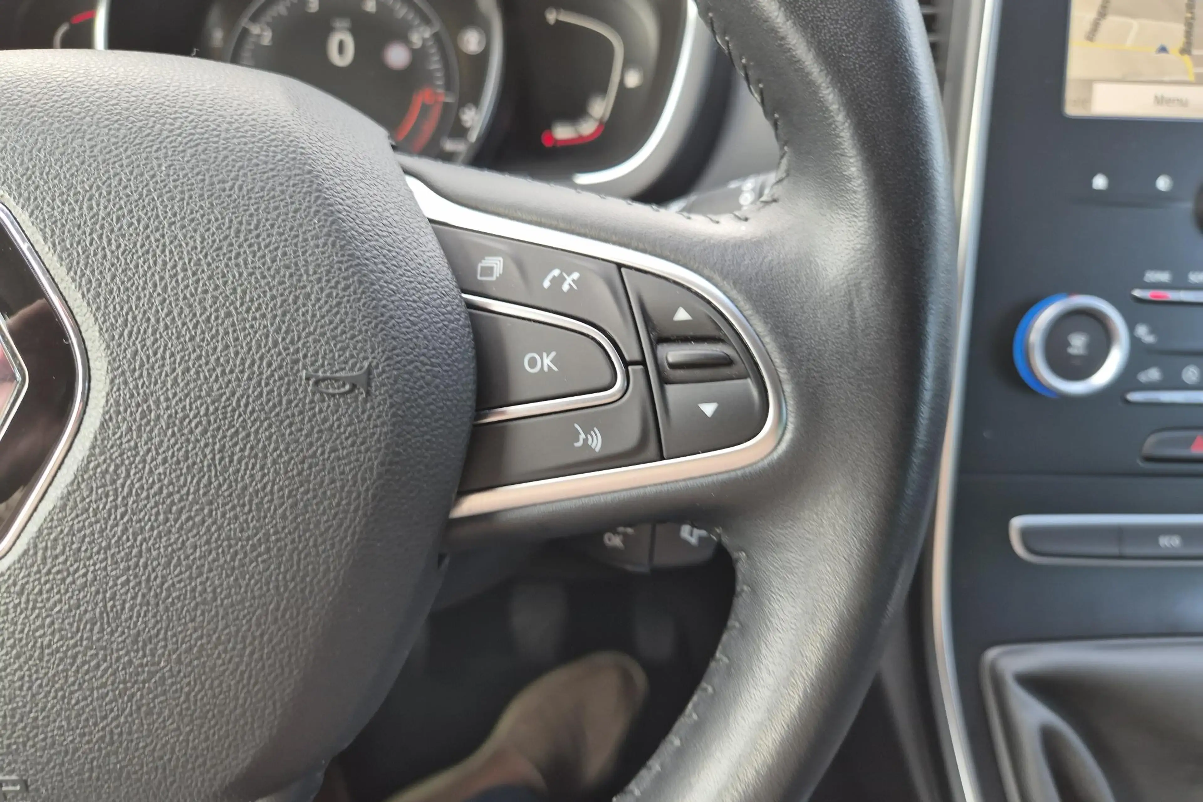 Renault Grand Scenic 1.2 TCe Intens — photo 6