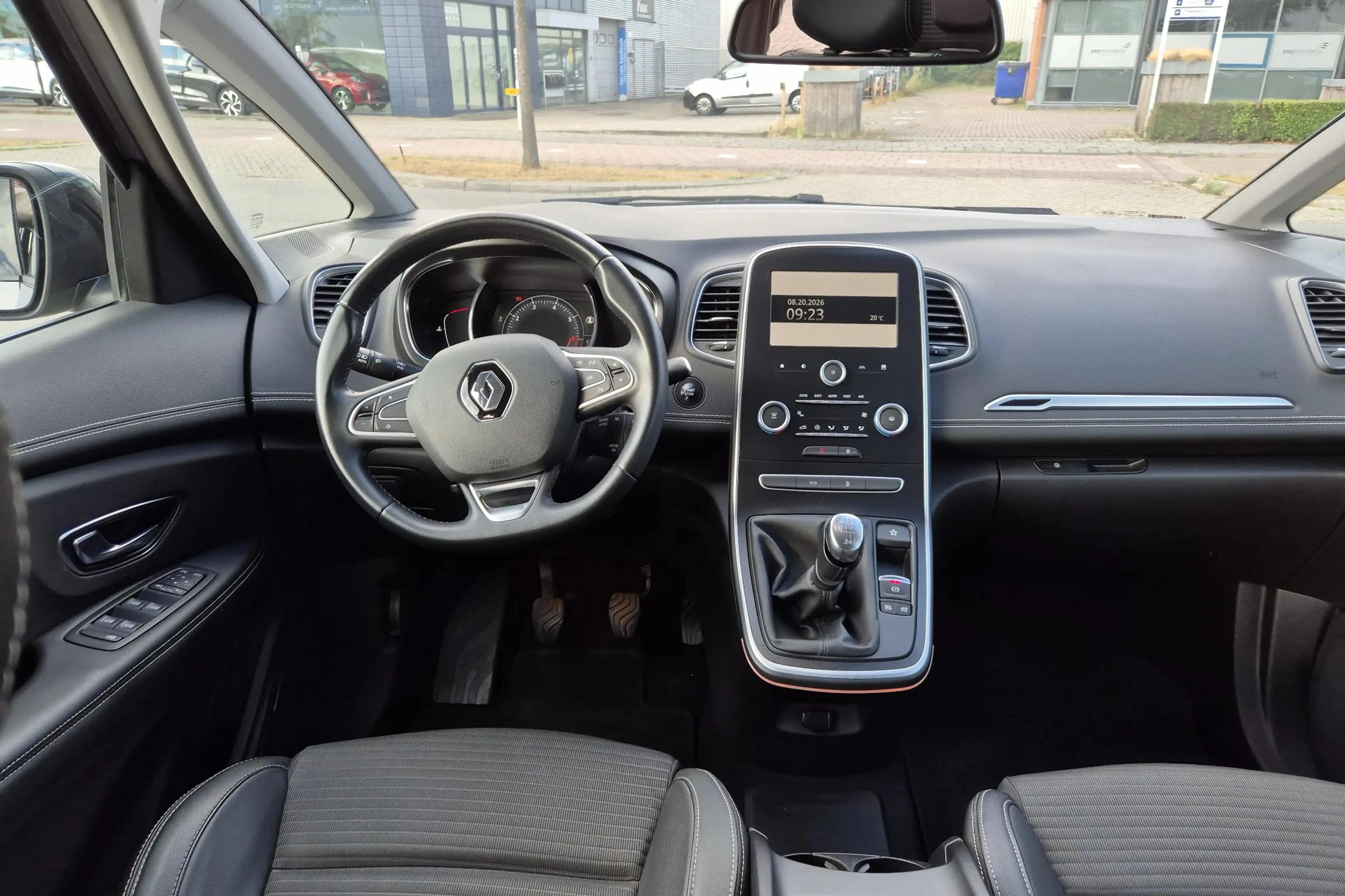 Renault Grand Scenic 1.2 TCe Intens — photo 3