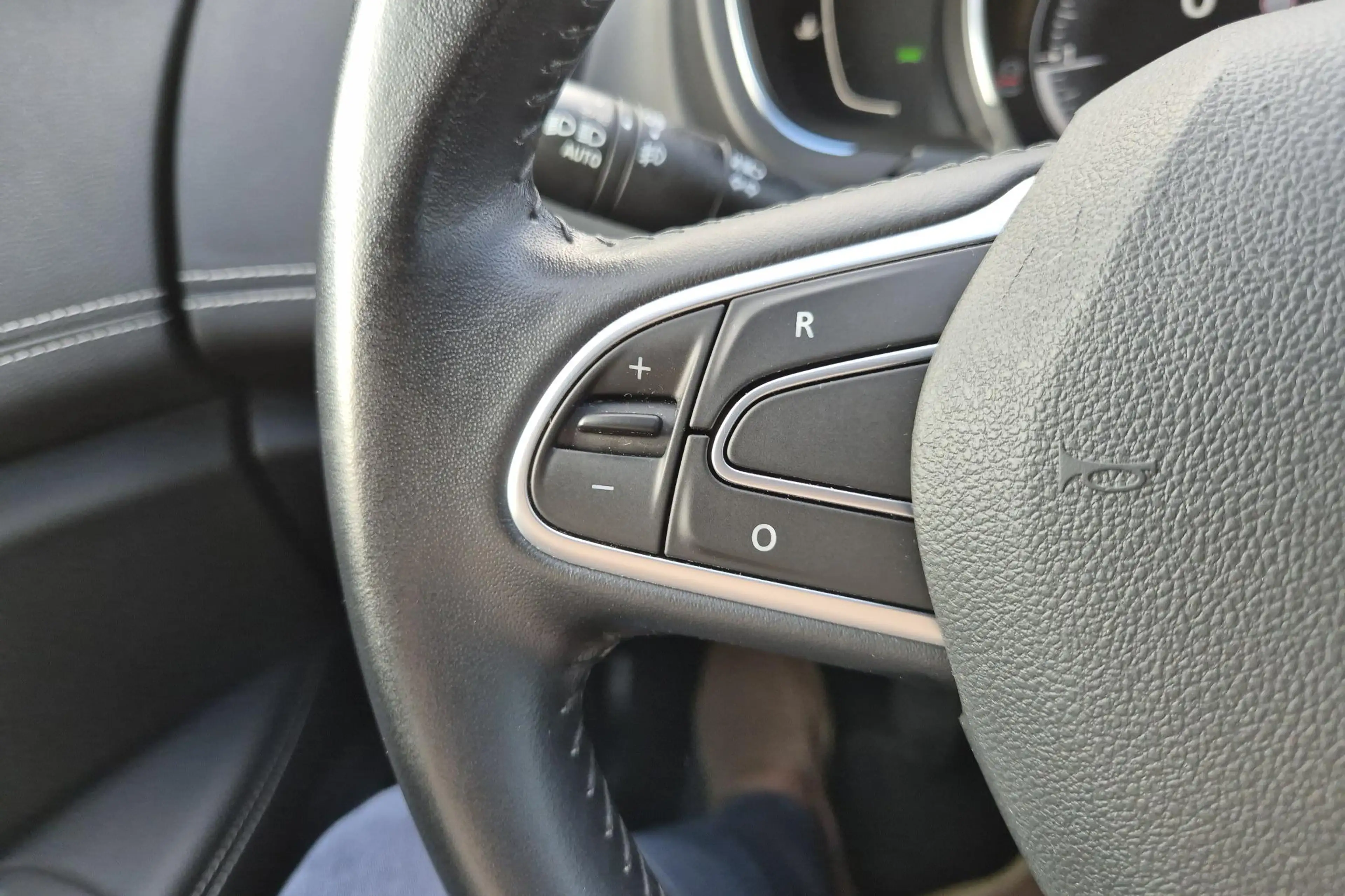 Renault Grand Scenic 1.2 TCe Intens — photo 7