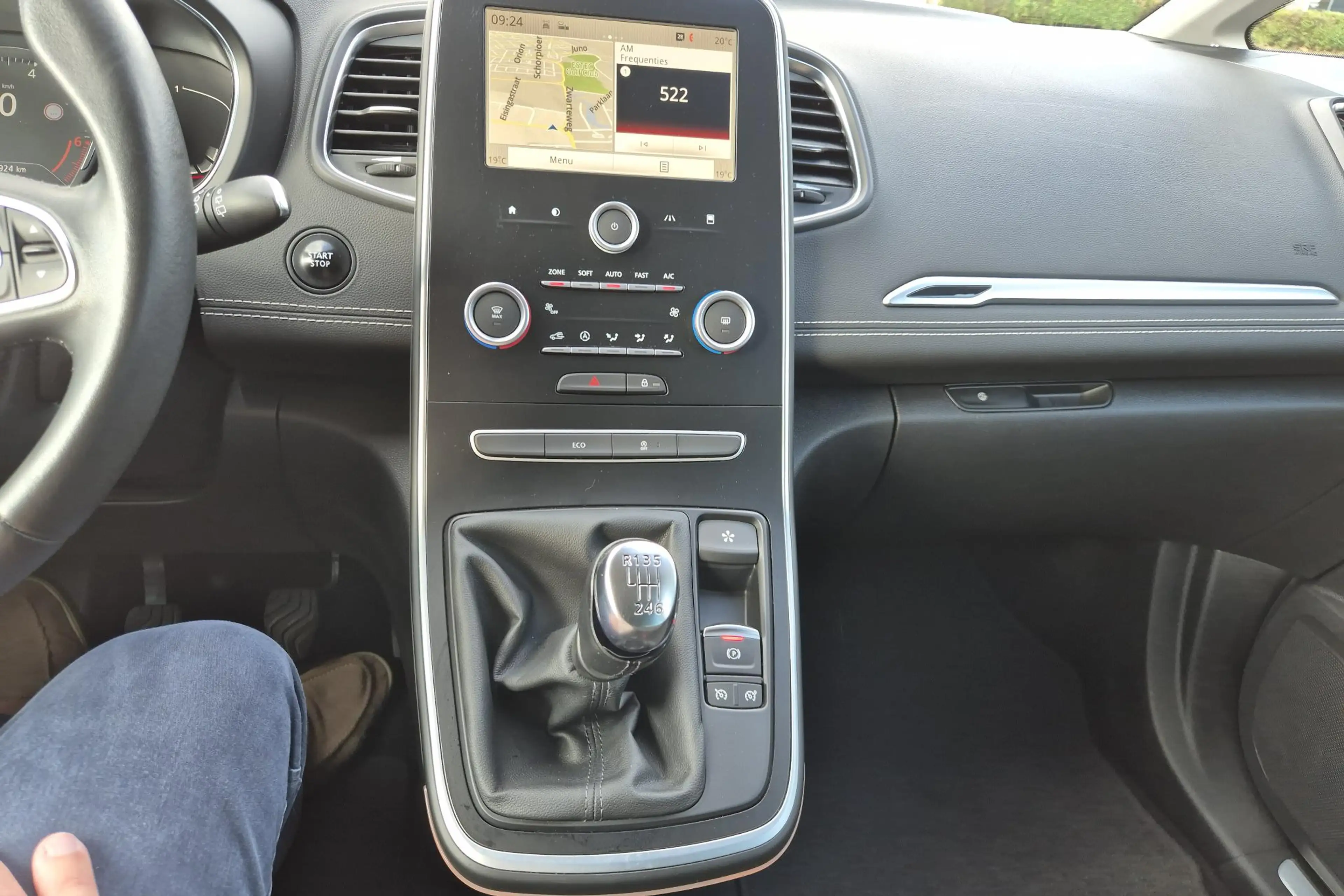 Renault Grand Scenic 1.2 TCe Intens — photo 15