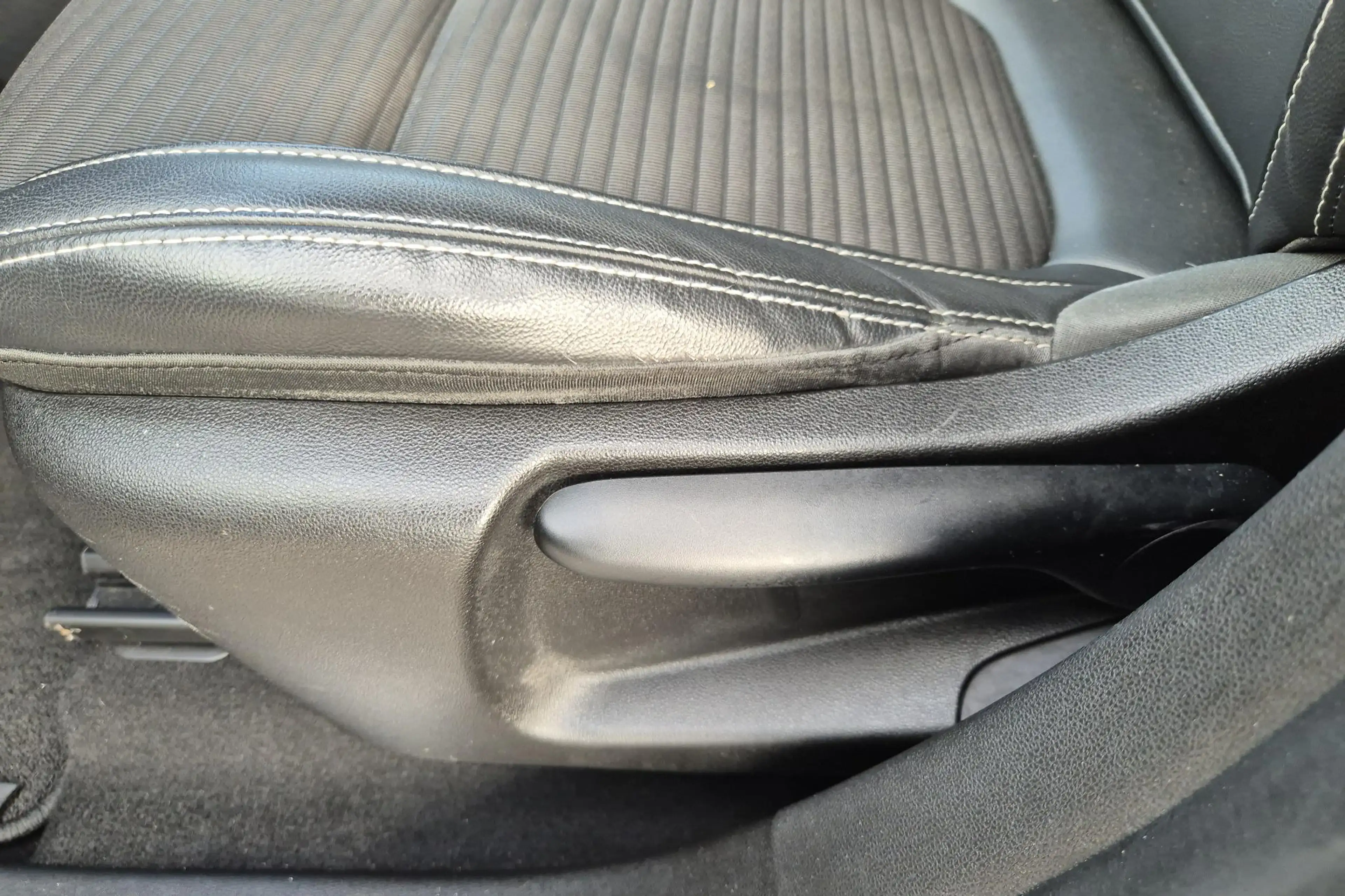 Renault Grand Scenic 1.2 TCe Intens — photo 12