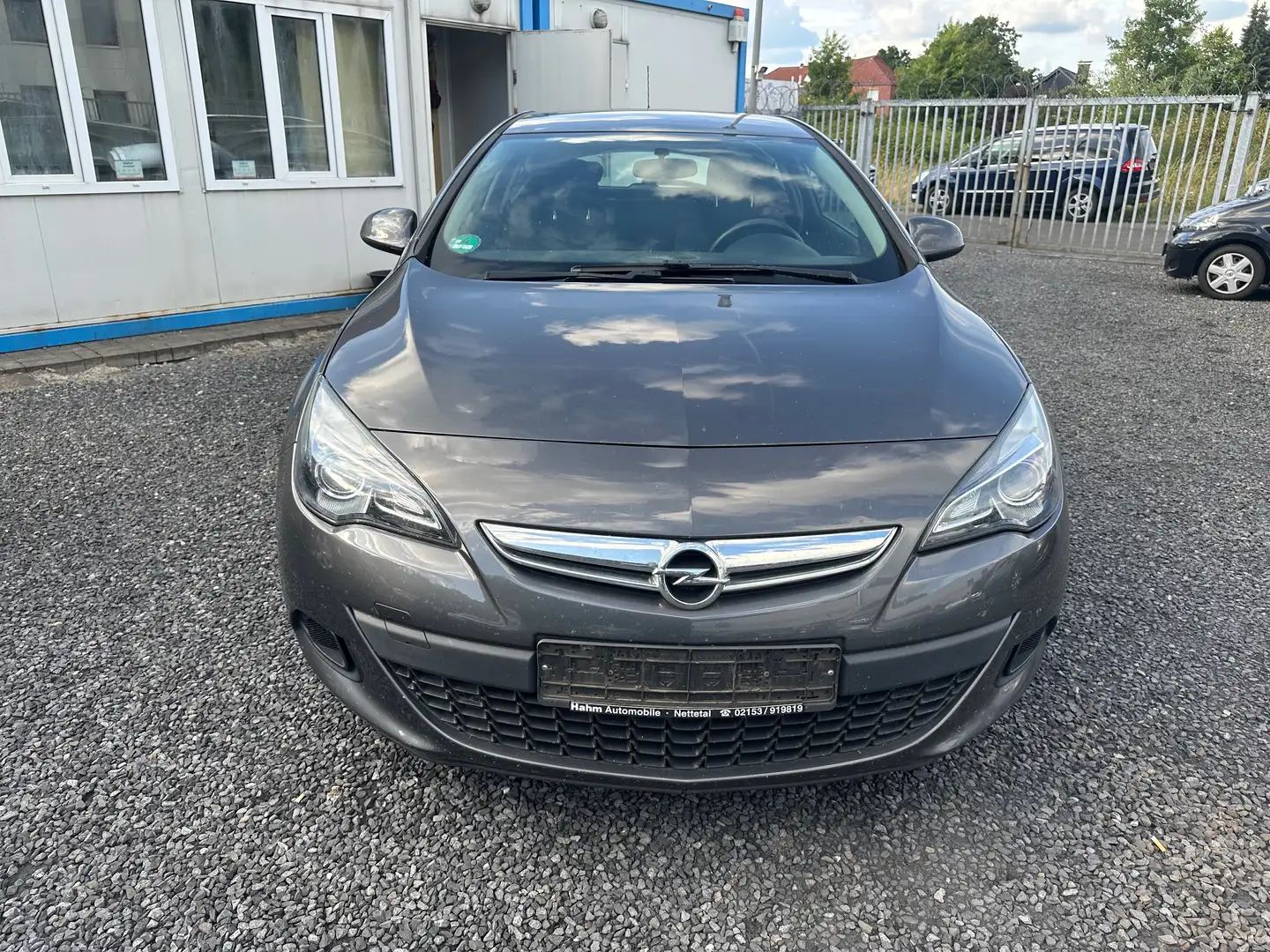 Opel Astra J. GTC. Edition Grau - 2