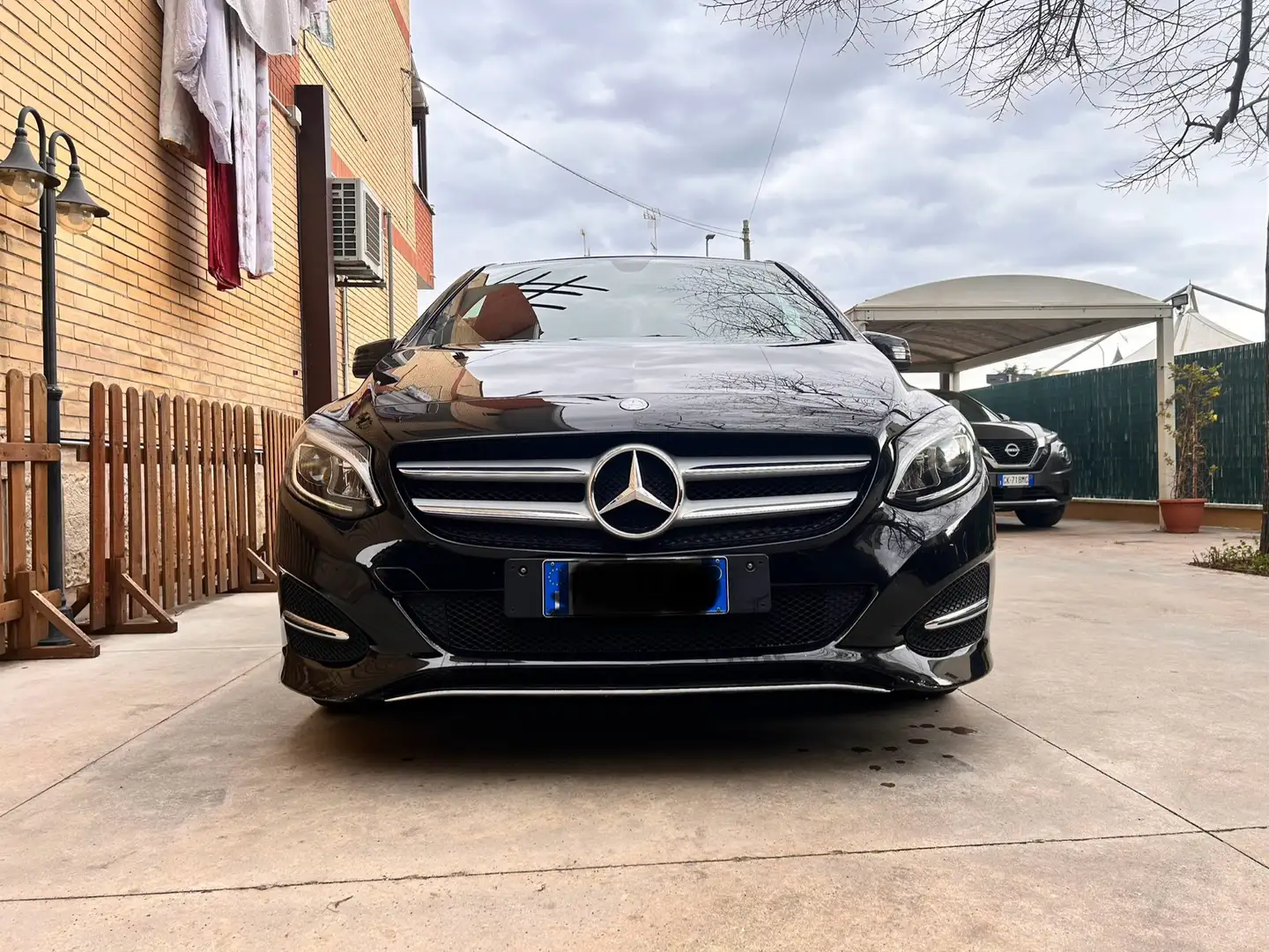 Mercedes-Benz B 180 d (cdi) Premium auto FL E6 Negru - 2