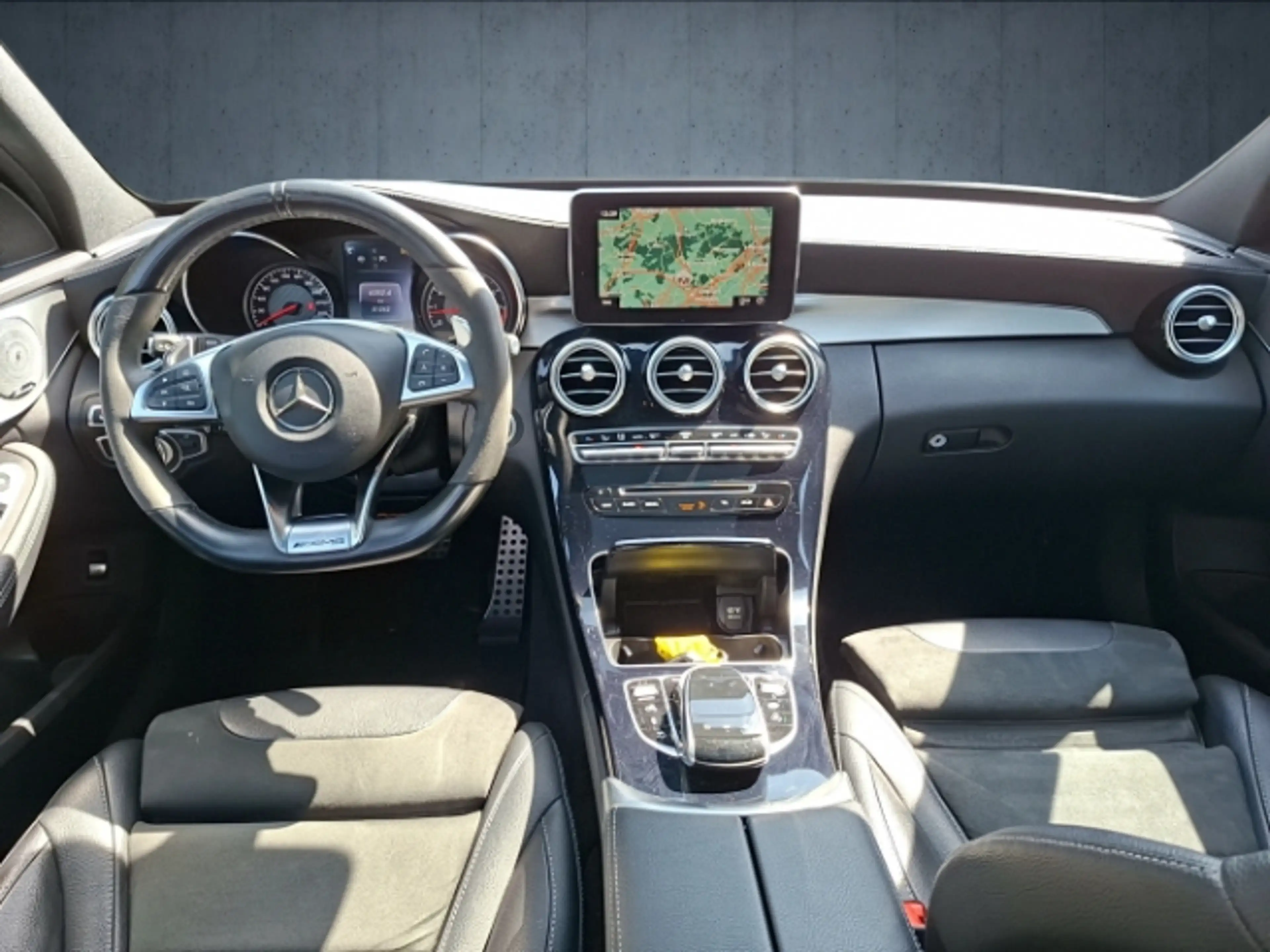Mercedes-Benz C 63 AMG T-Modell NAVI PDC SHZ LED PANO — photo 12