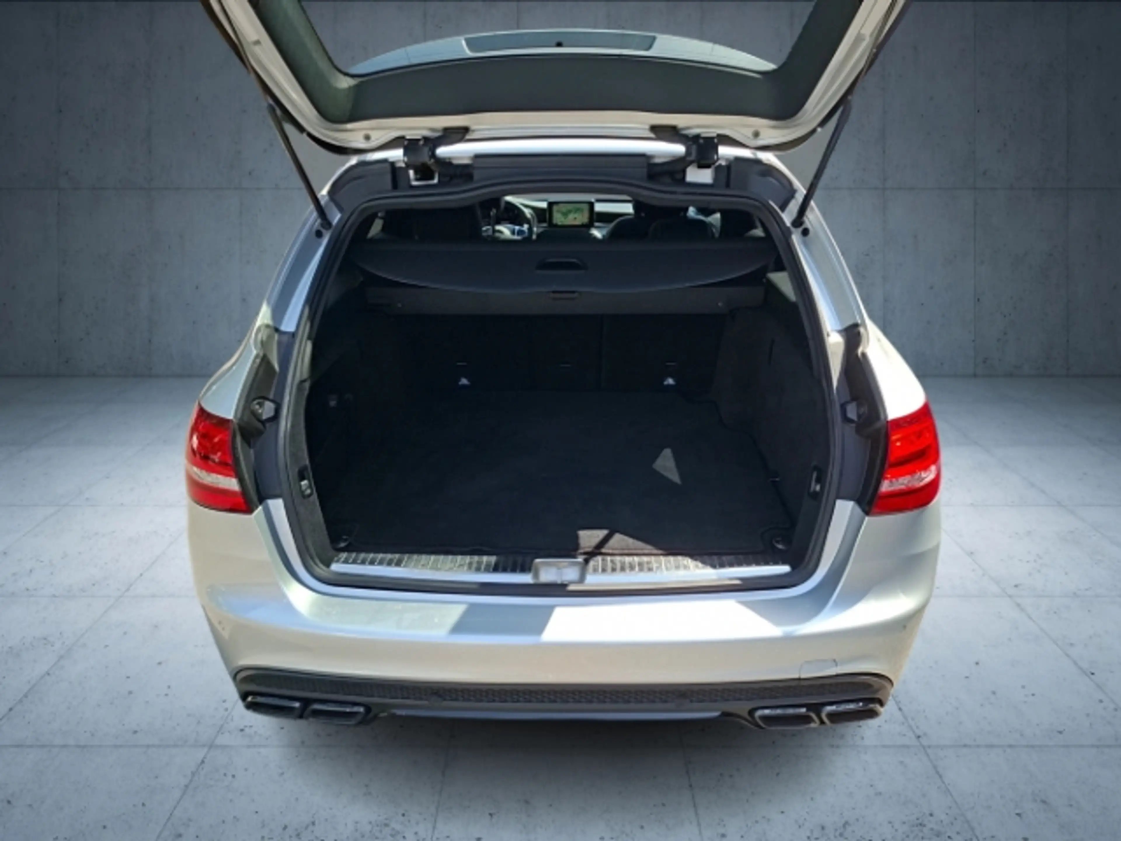 Mercedes-Benz C 63 AMG T-Modell NAVI PDC SHZ LED PANO — photo 14