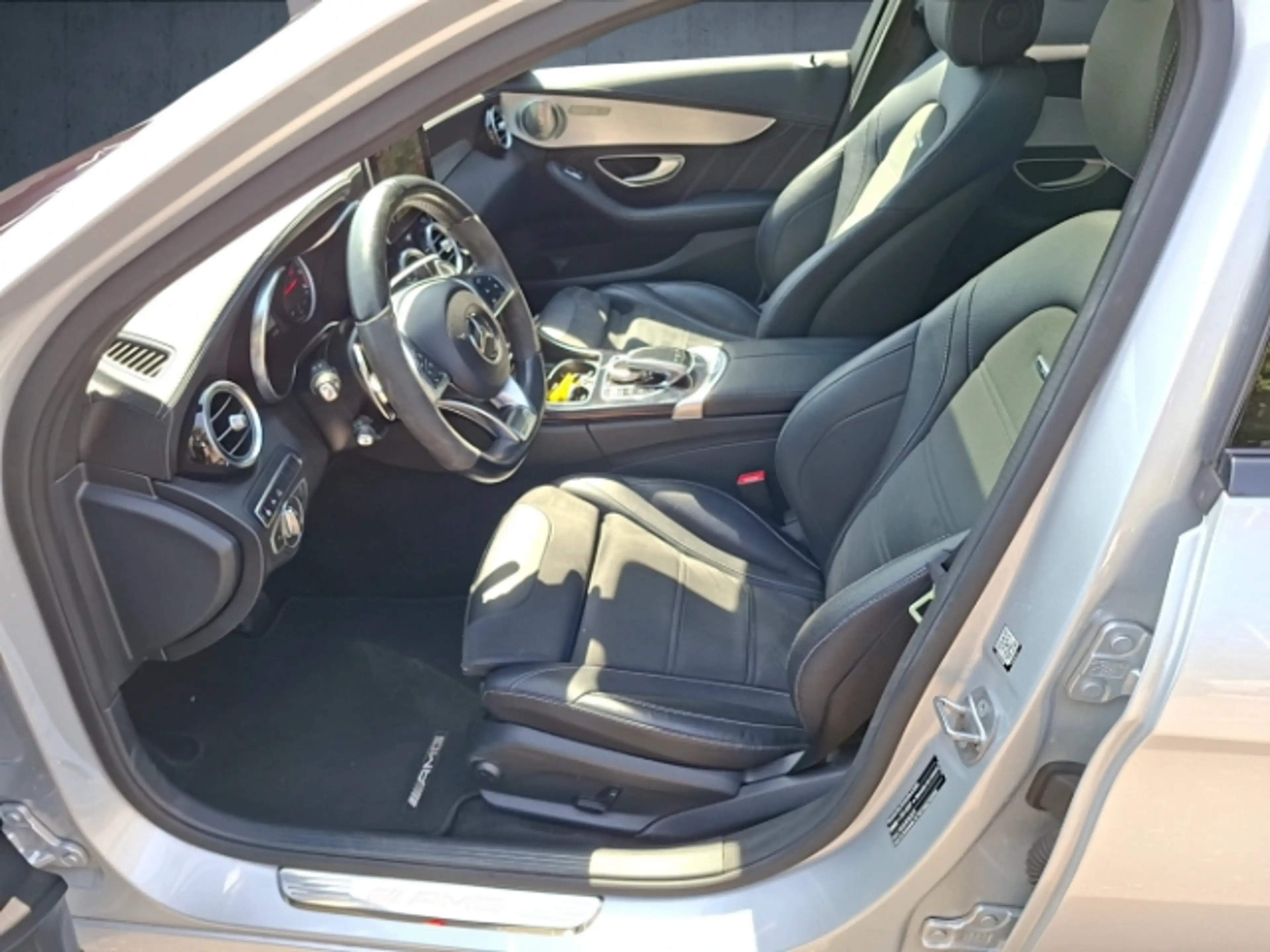 Mercedes-Benz C 63 AMG T-Modell NAVI PDC SHZ LED PANO — photo 10
