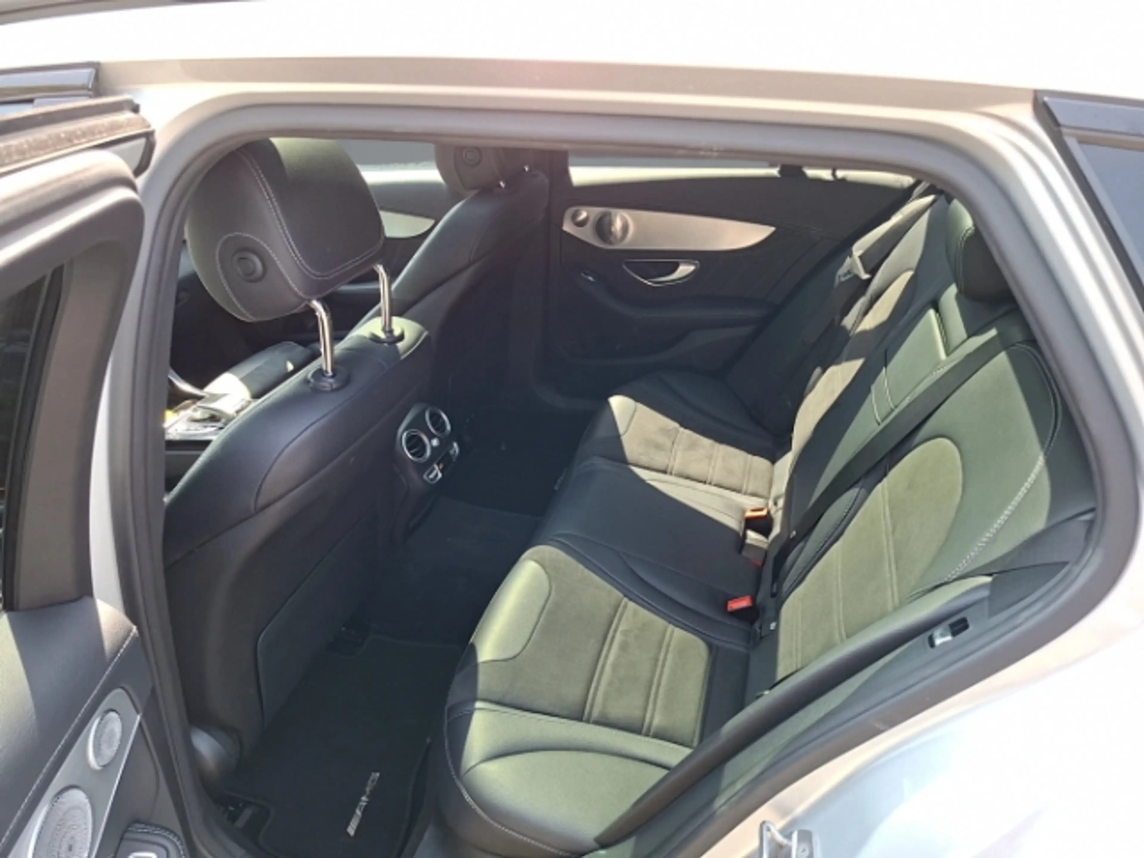 Mercedes-Benz C 63 AMG T-Modell NAVI PDC SHZ LED PANO — photo 13