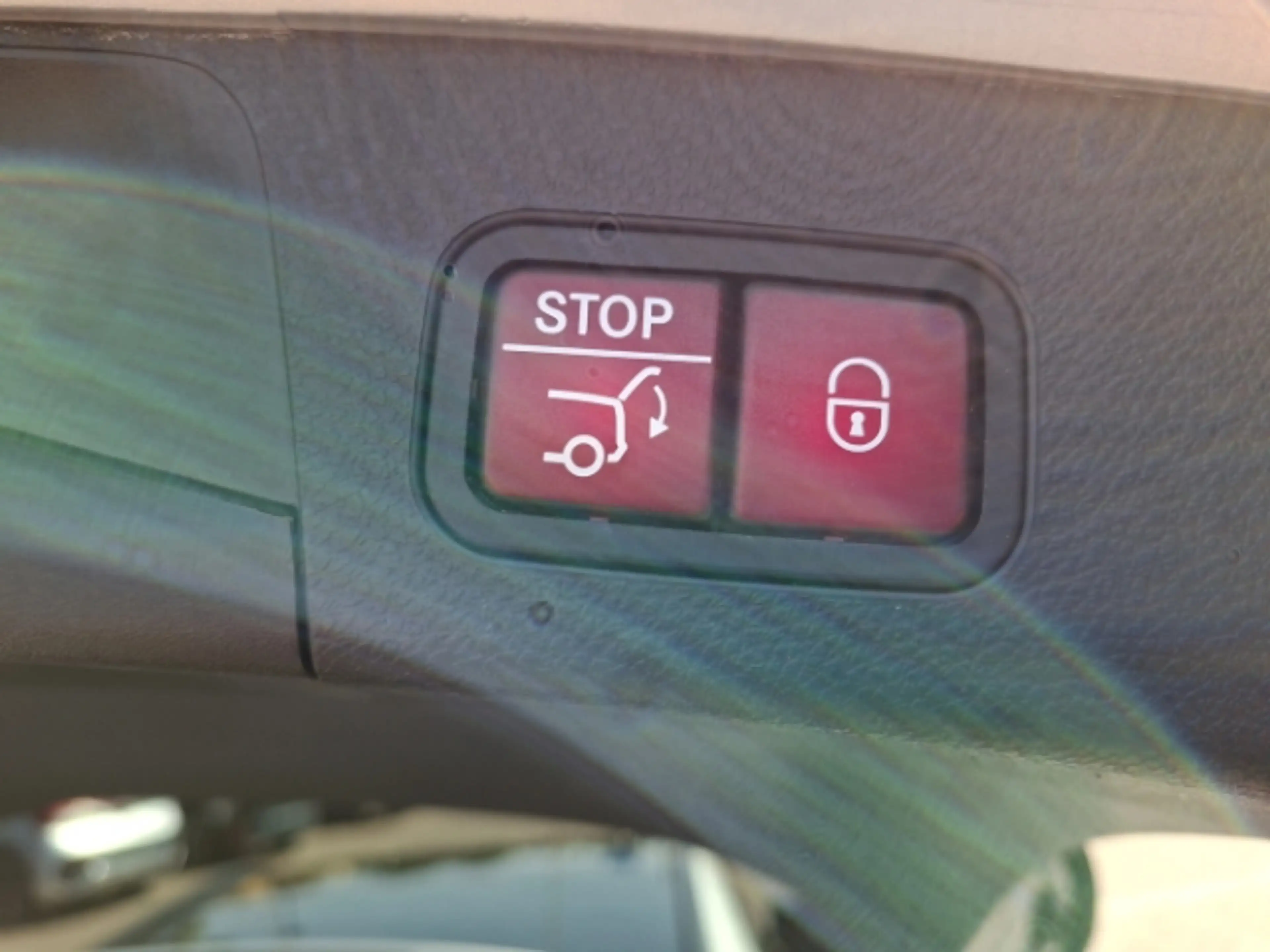 Mercedes-Benz C 63 AMG T-Modell NAVI PDC SHZ LED PANO — photo 15
