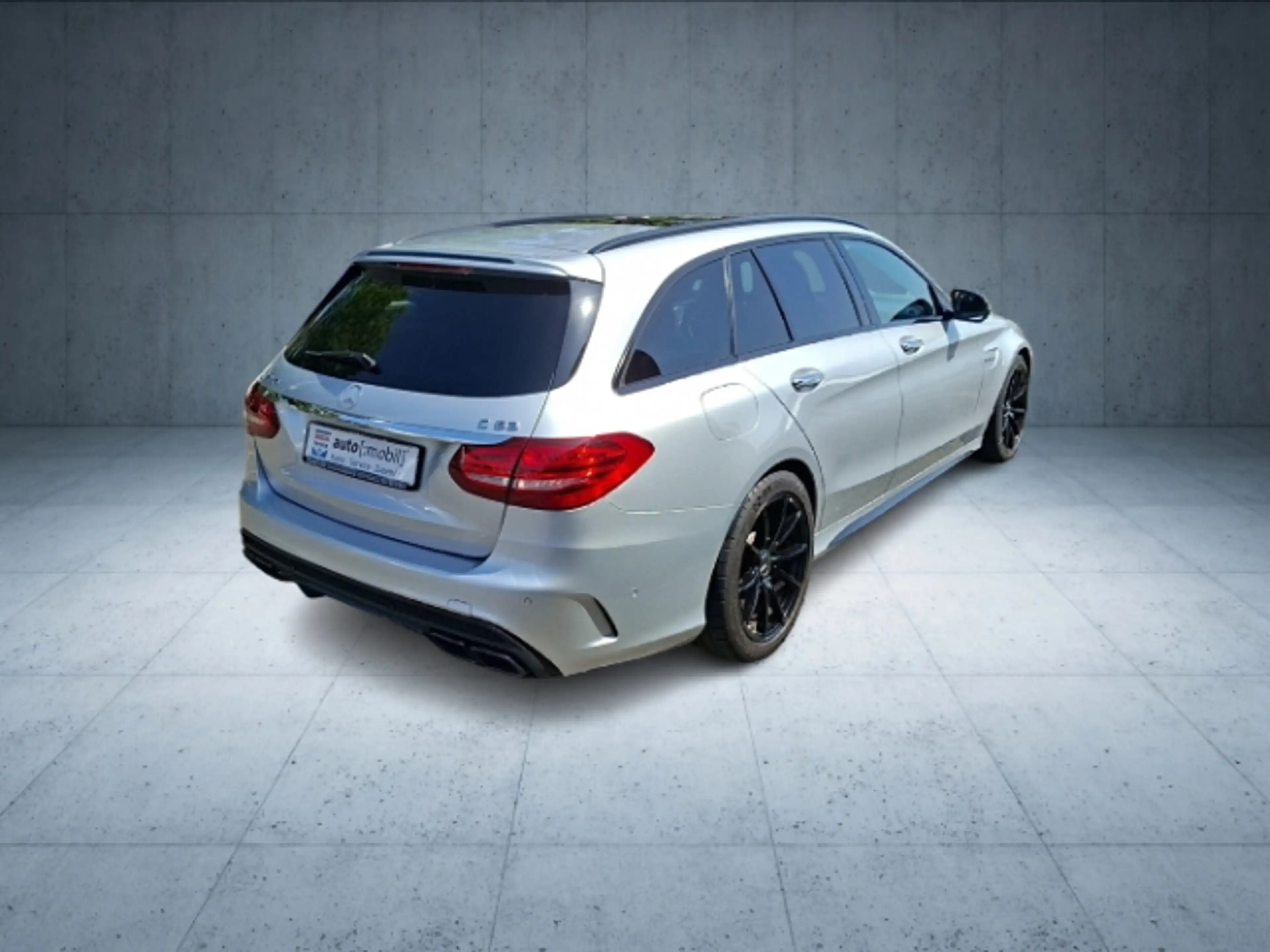 Mercedes-Benz C 63 AMG T-Modell NAVI PDC SHZ LED PANO — photo 6