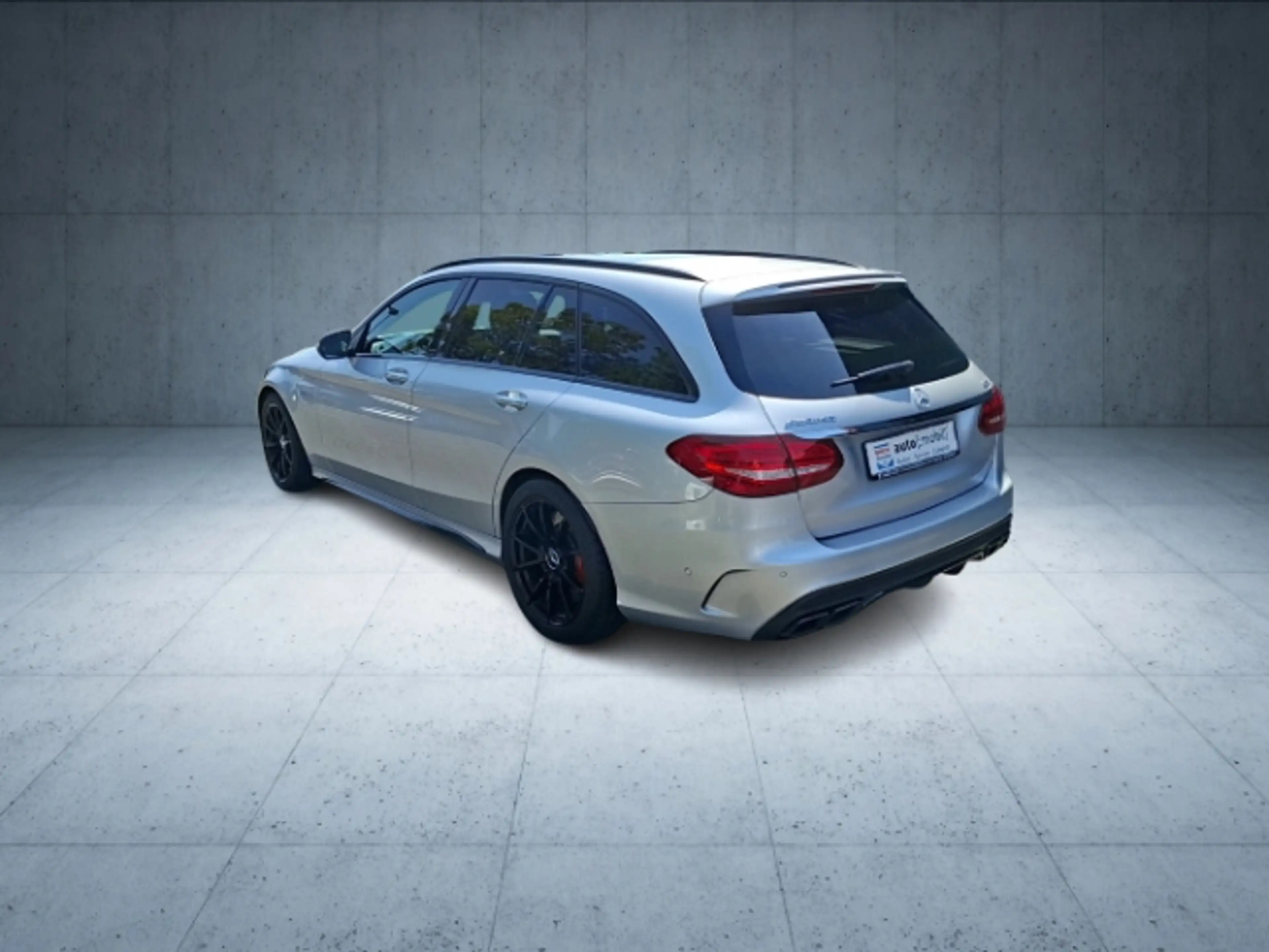 Mercedes-Benz C 63 AMG T-Modell NAVI PDC SHZ LED PANO — photo 3