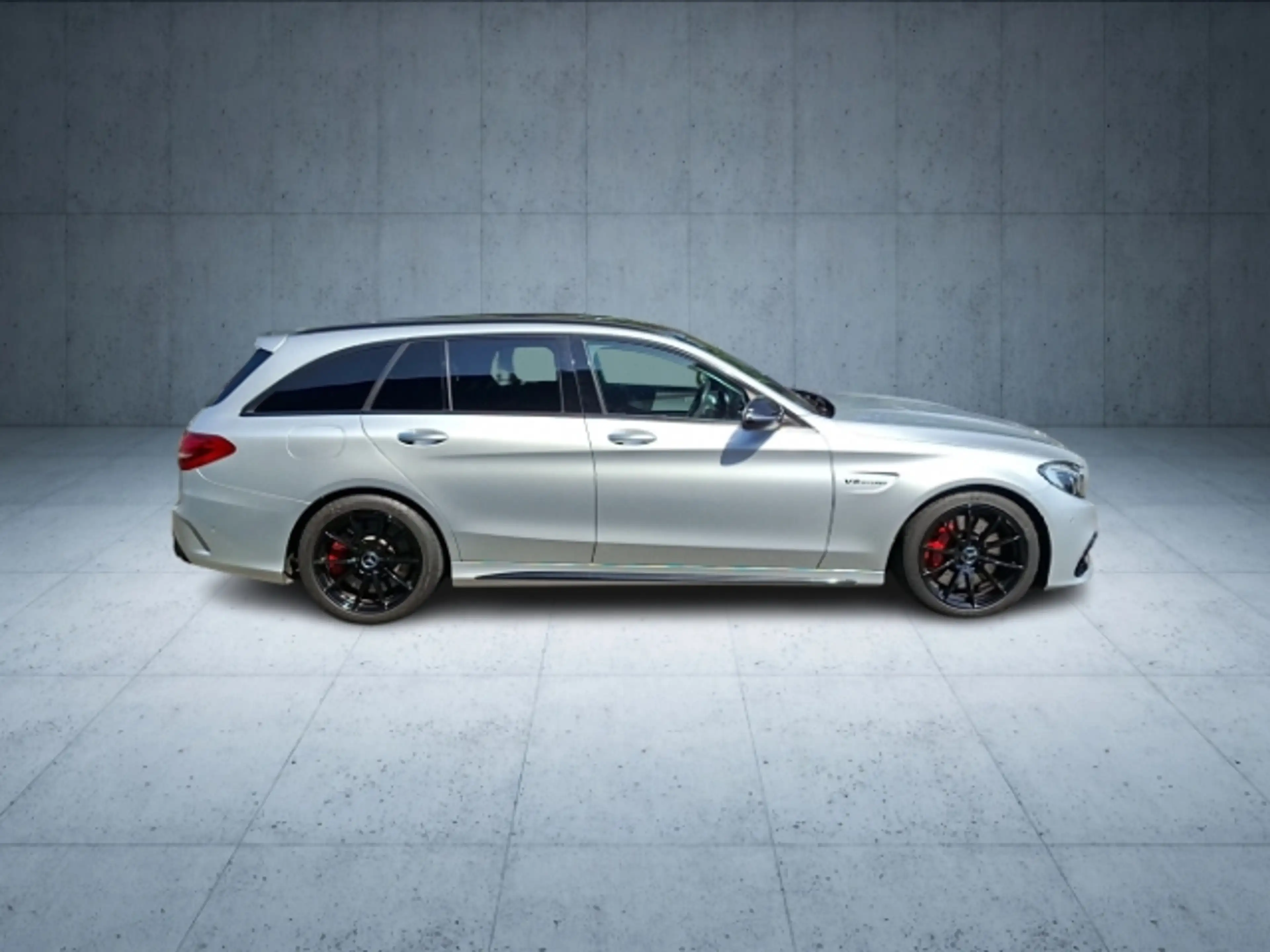 Mercedes-Benz C 63 AMG T-Modell NAVI PDC SHZ LED PANO — photo 7