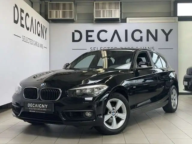 BMW 118 1.5i SportLine *Navigatie*Sensoren voor/achter