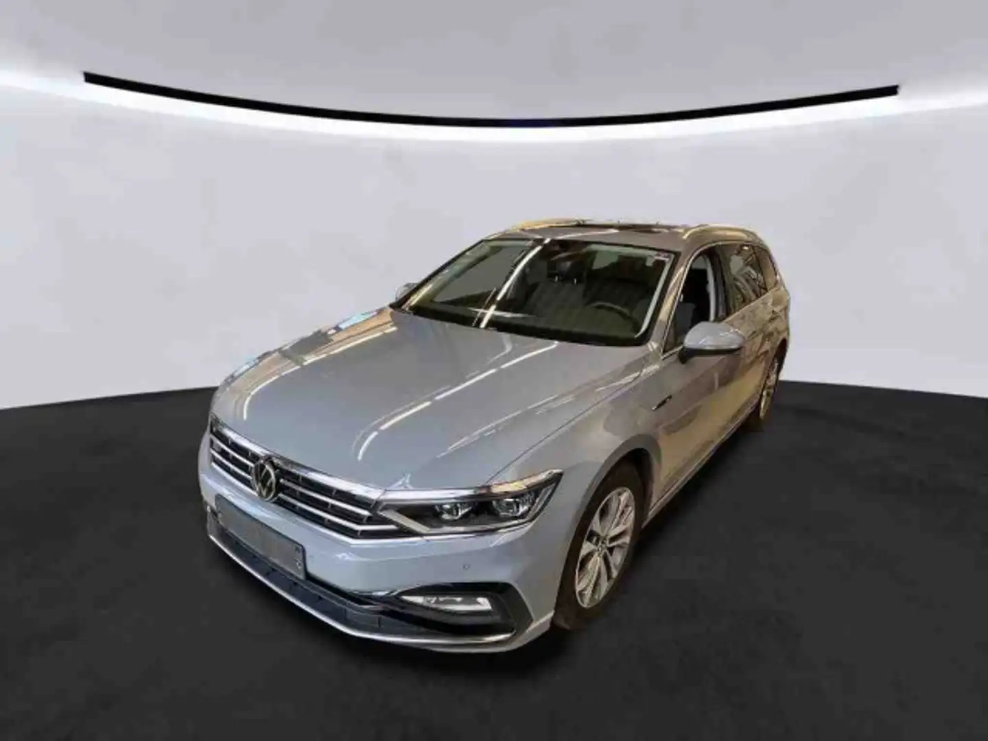 Volkswagen Passat Variant 1.5 TSI R-LINE PANO IQ.LIGHT LM17 Grau - 2