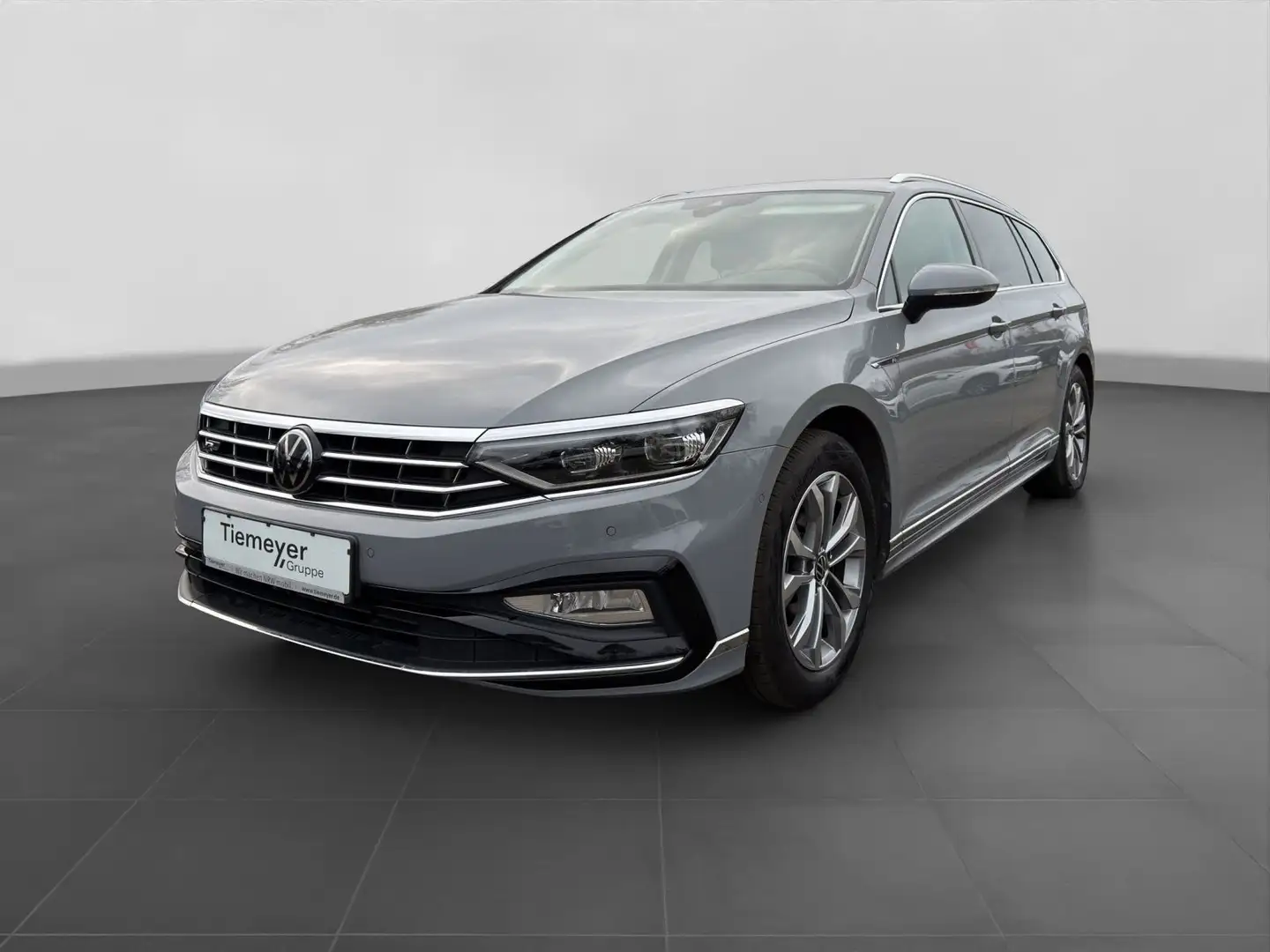 Volkswagen Passat Variant 1.5 TSI R-LINE PANO IQ.LIGHT LM17 Grau - 2