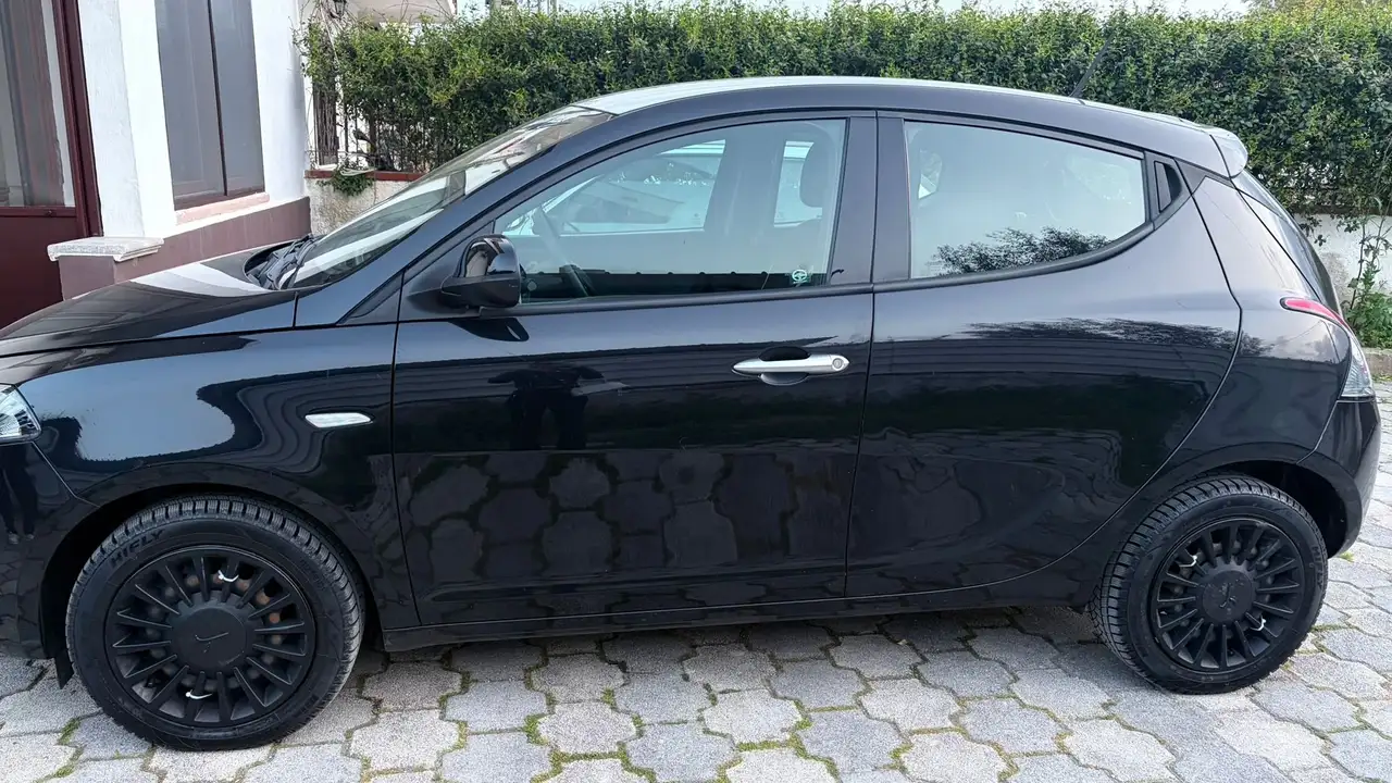 Lancia Ypsilon 2022