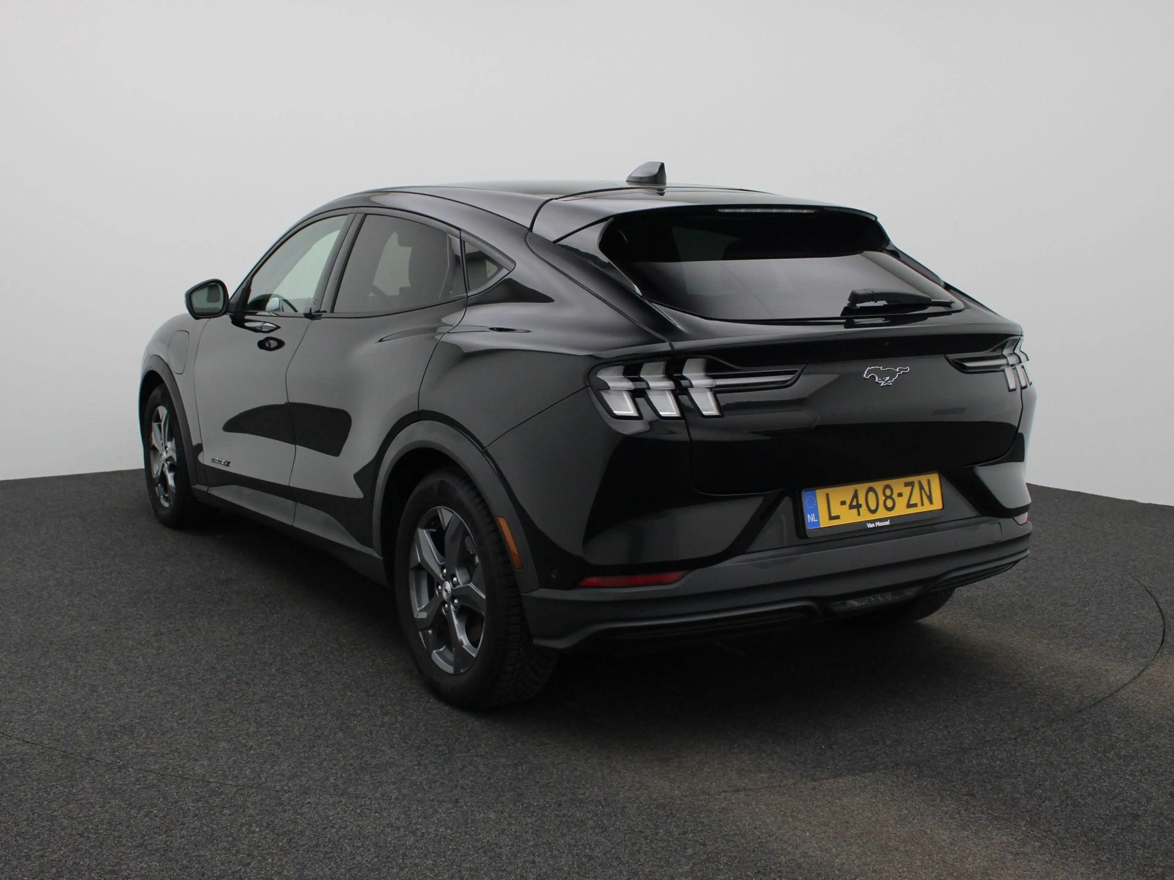 Ford Mustang Mach-E Extended RWD 98 kWh | Panoramadak | Adaptief Cruis — photo 2