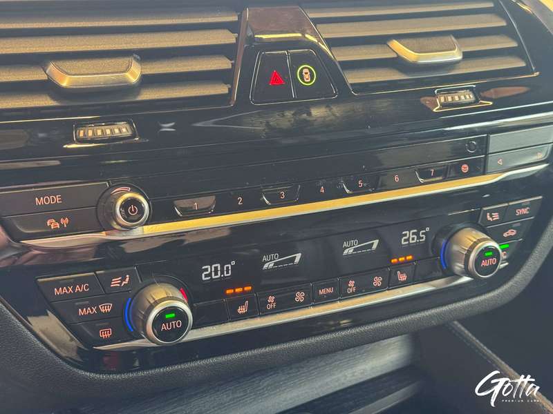Photo du véhicule BMW 520