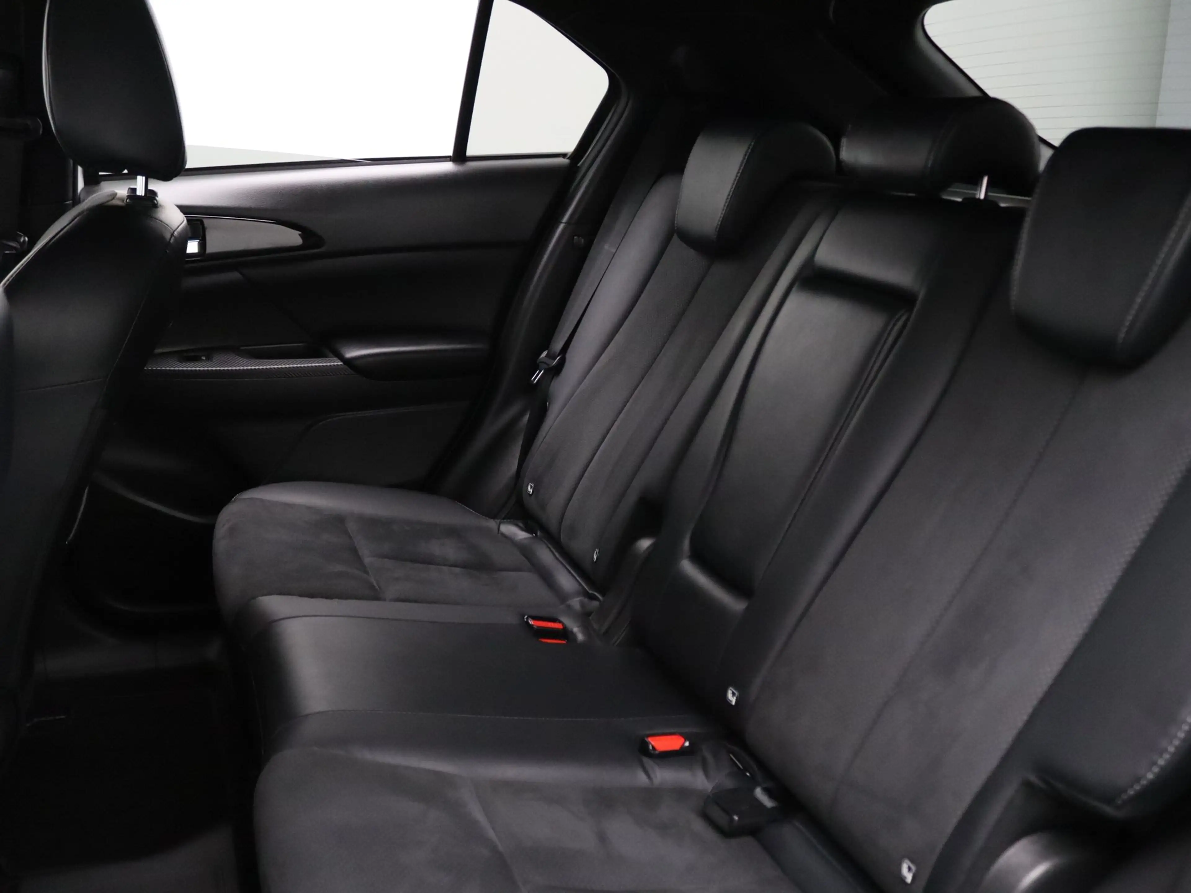 Mitsubishi Eclipse Cross 185pk PHEV Intense+ Automaat Camera | Cruise | Nav — photo 31